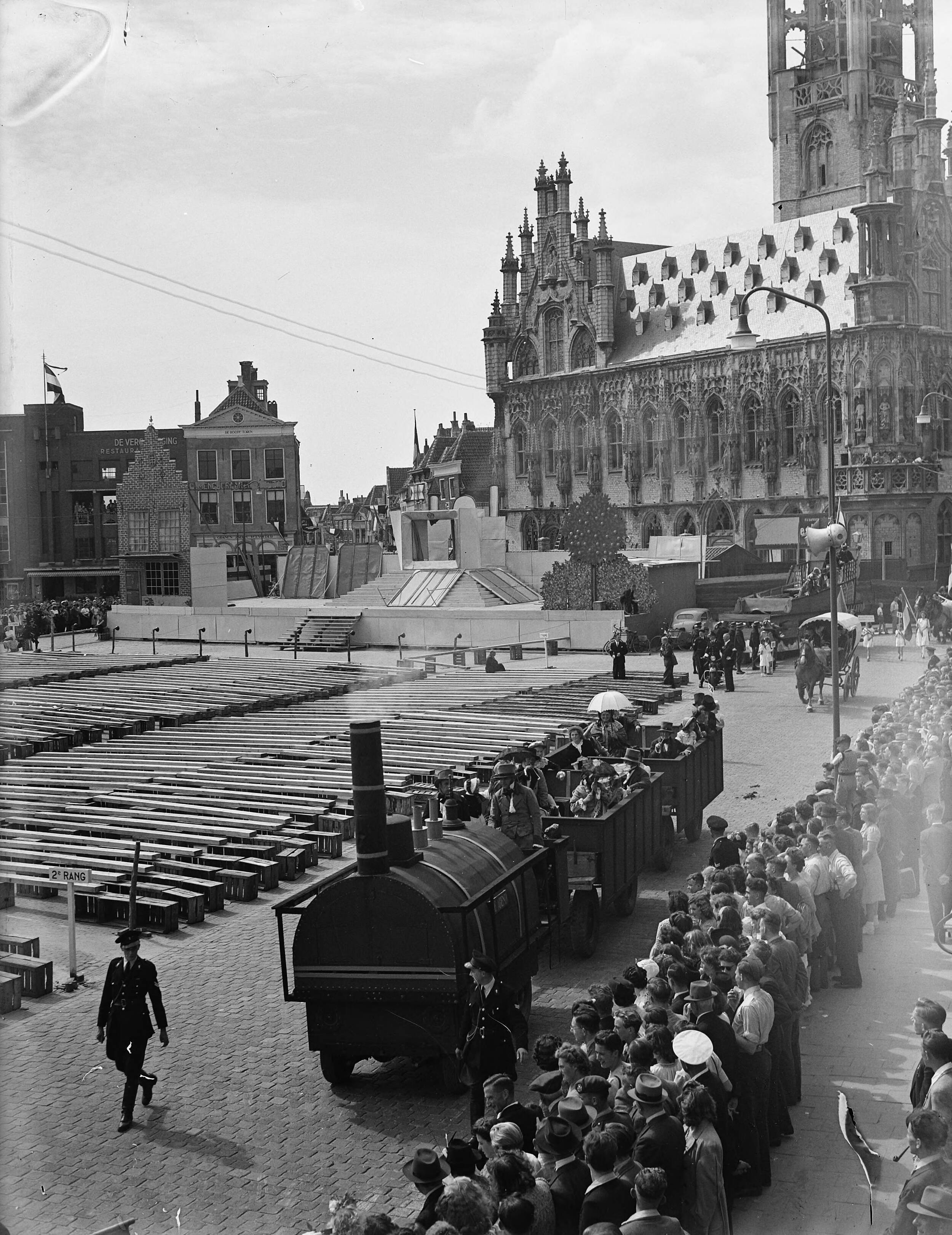 Fotocollectie Anefo — Historische optocht te Middelburg — Foto: Oorschot, […] van / Anefo. Licentie: Set B: Rechtenvrij / Publiek Domein. Bron: Nationaal Archief. http://hdl.handle.net/10648/a8ba1ab6-d0b4-102d-bcf8-003048976d84