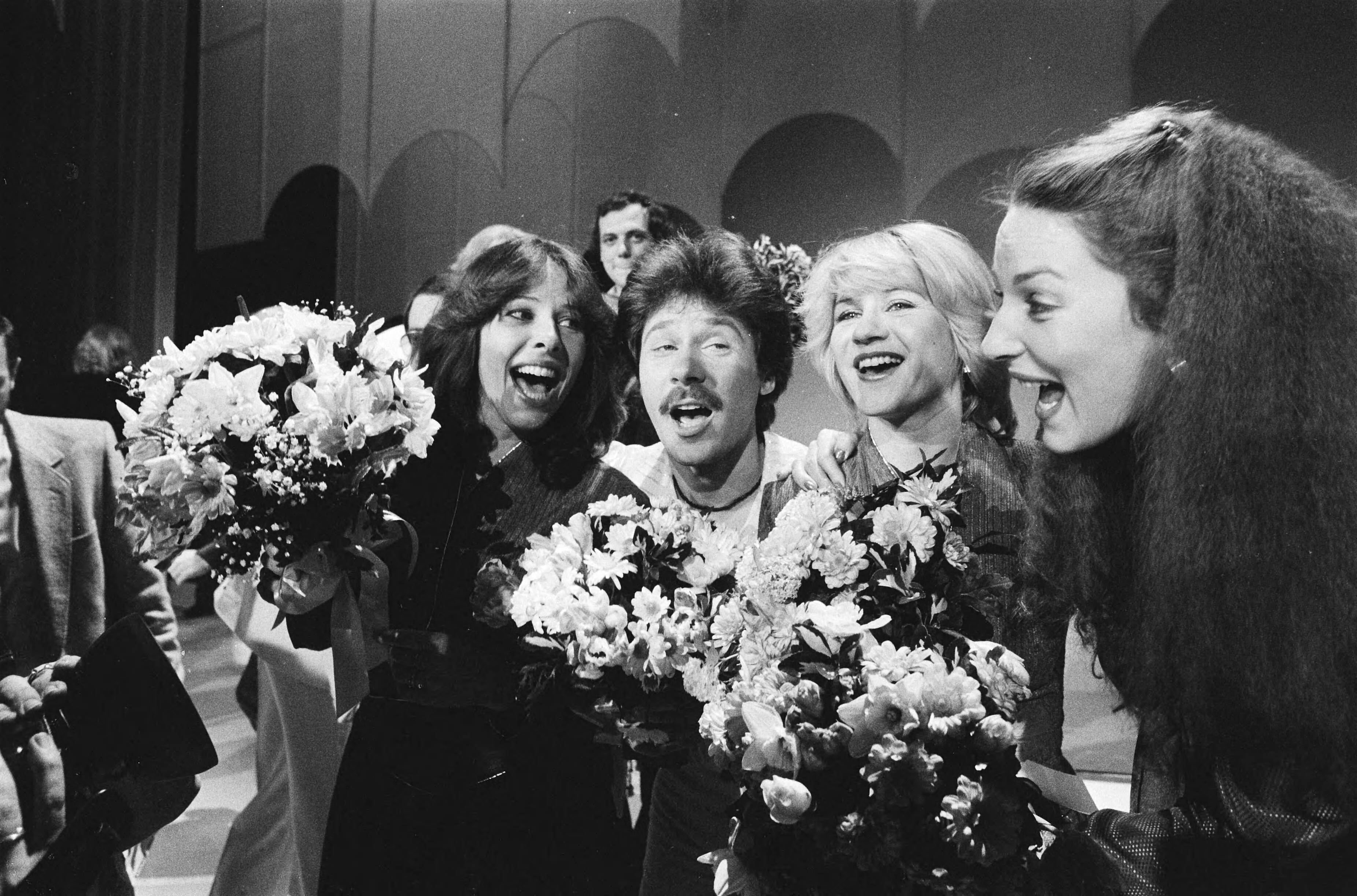 Fotocollectie Anefo — Nationale finale Eurovisie Songfestival in Circustheater in Scheveningen. Winnaar Bill van Dijk met het liedje "Jij en ik" — Foto: Dijk, Hans van / Anefo. Licentie: Set B: Rechtenvrij / Publiek Domein. Bron: Nationaal Archief. http://hdl.handle.net/10648/ad10f6b6-d0b4-102d-bcf8-003048976d84