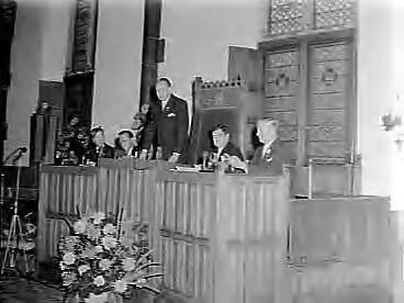 Fotocollectie Anefo — Prins Bernhard opent tweede Europese reclamecongres in de Ridderzaal te Den Haag — Foto: Behrens, Herbert F. / Anefo. Licentie: Set B: Rechtenvrij / Publiek Domein. Bron: Nationaal Archief. http://hdl.handle.net/10648/a969ad14-d0b4-102d-bcf8-003048976d84