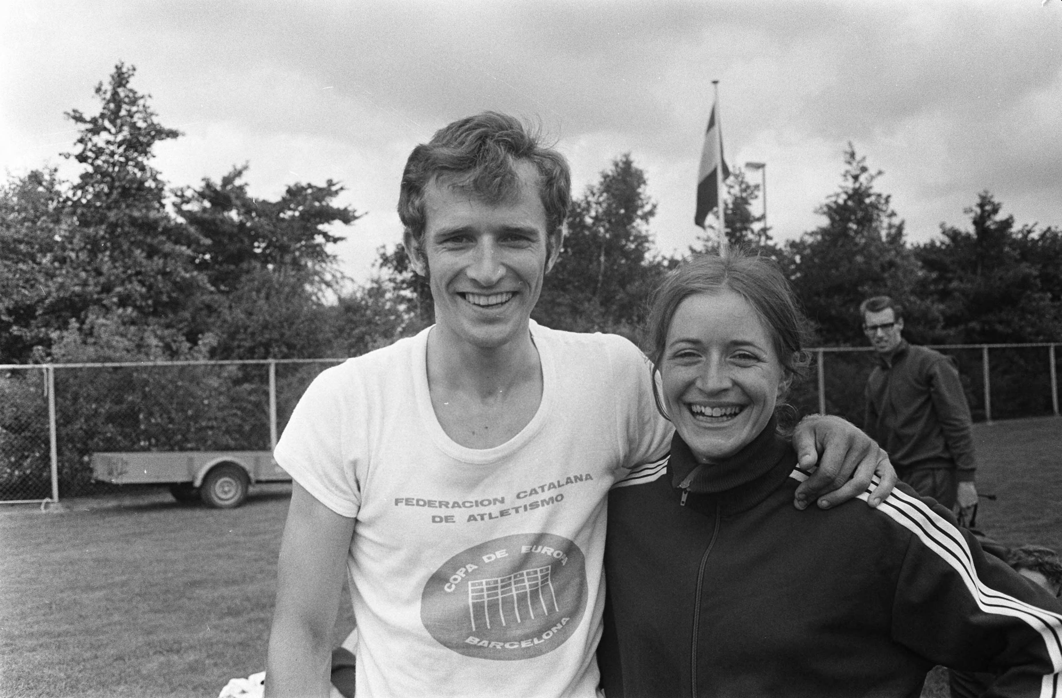 Fotocollectie Anefo — Nationale atletiekkampioenschappen in Haarlem — Foto: Koch, Eric / Anefo. Licentie: Set B: Rechtenvrij / Publiek Domein. Bron: Nationaal Archief. http://hdl.handle.net/10648/ab9e086e-d0b4-102d-bcf8-003048976d84