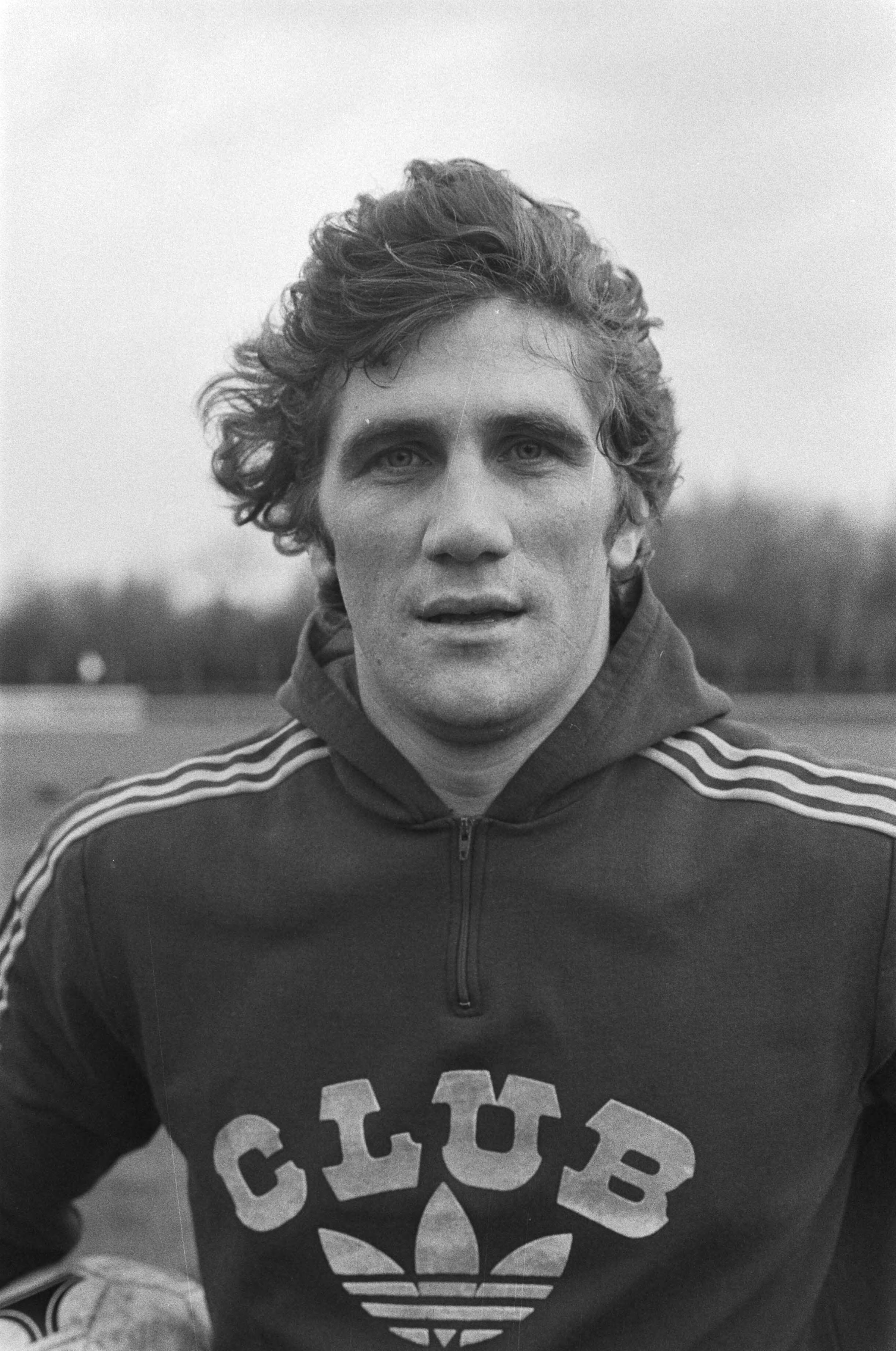 Fotocollectie Anefo — Training Belgisch nationale voetbalelftal in Mechelen voor de wedstrijd woensdag tegen Nederland (voorronde WK) keeper Jean-Marie Pfaff — Foto: Dijk, Hans van / Anefo. Licentie: Set B: Rechtenvrij / Publiek Domein. Bron: Nationaal Archief. http://hdl.handle.net/10648/acedd942-d0b4-102d-bcf8-003048976d84