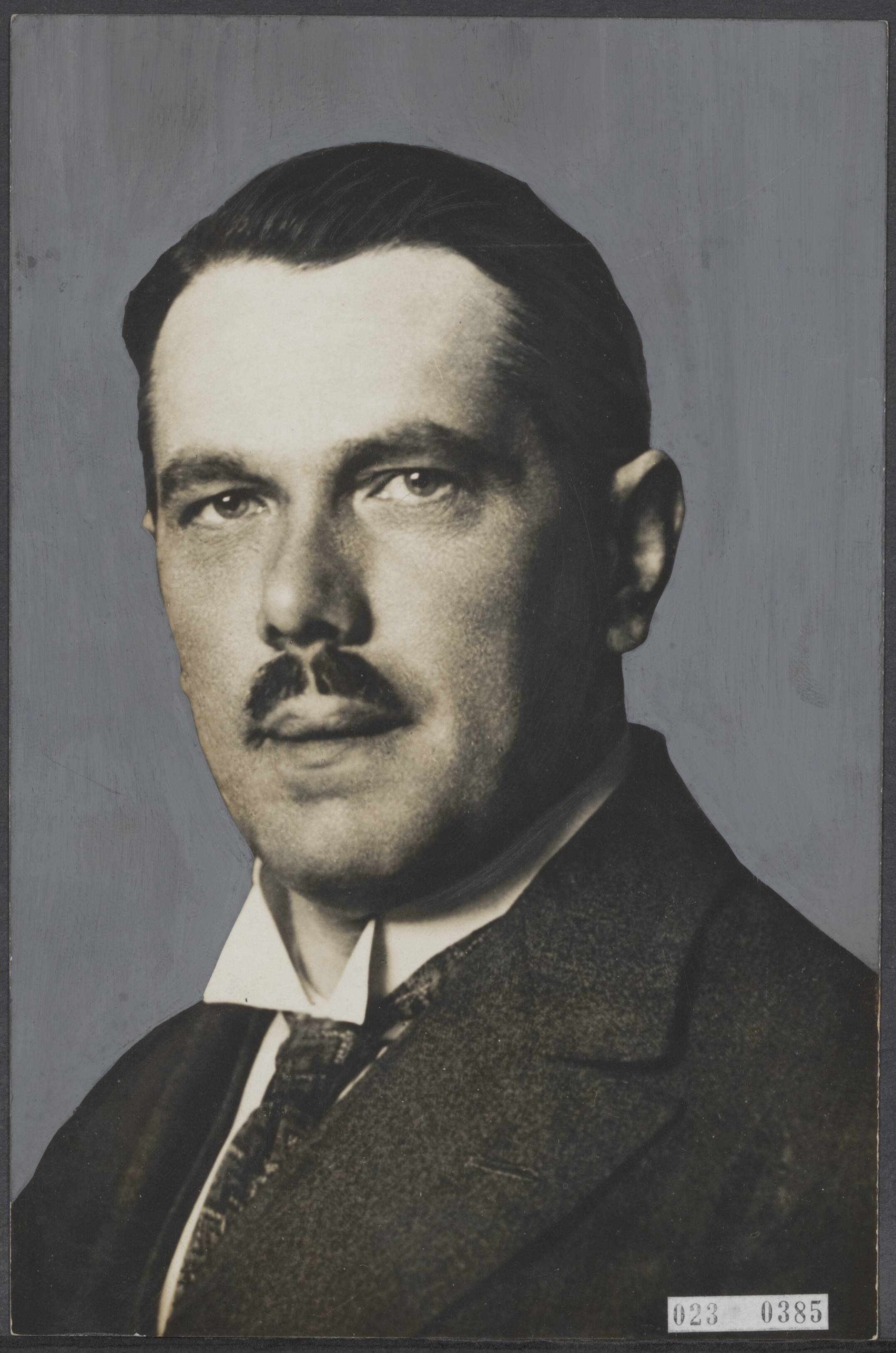 Fotocollectie Elsevier Binnenland — Dr. S.T. Bok te Den Dolder is benoemd tot hoogleraar in de histologie en microscopische anatomie te Leiden — Foto: Fotopersbureau "Holland". Licentie: Set B: Rechtenvrij / Publiek Domein. Bron: Nationaal Archief. http://hdl.handle.net/10648/add48cd4-d0b4-102d-bcf8-003048976d84