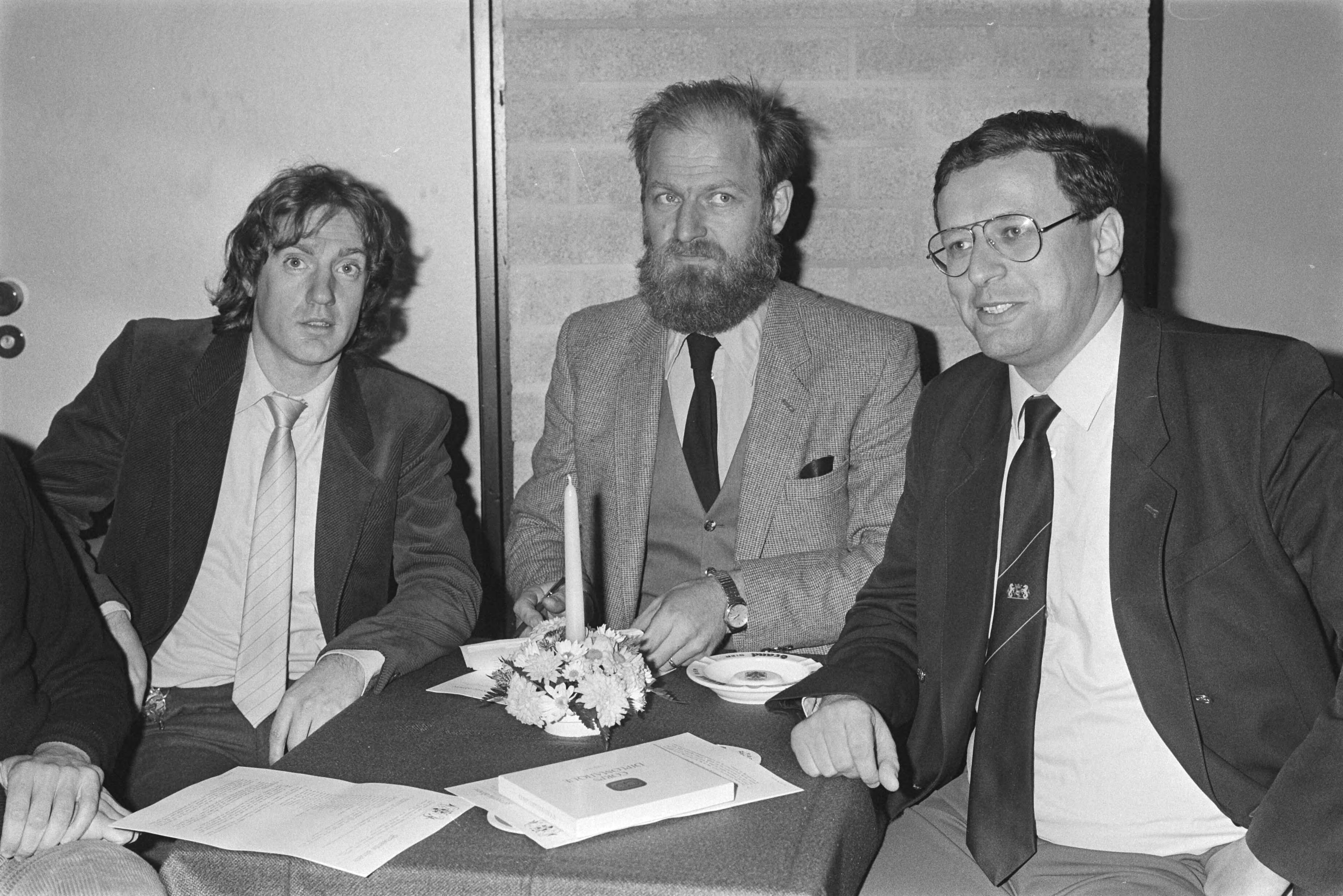 Fotocollectie Anefo — Installatie burgemeester en gemeenteraden Almere en Zeewolde (in Almere werden de 2 raadsleden van CP nog niet geinstalleerd); Fresco — Foto: Croes, Rob C. / Anefo. Licentie: Set B: Rechtenvrij / Publiek Domein. Bron: Nationaal Archief. http://hdl.handle.net/10648/ad32cf20-d0b4-102d-bcf8-003048976d84