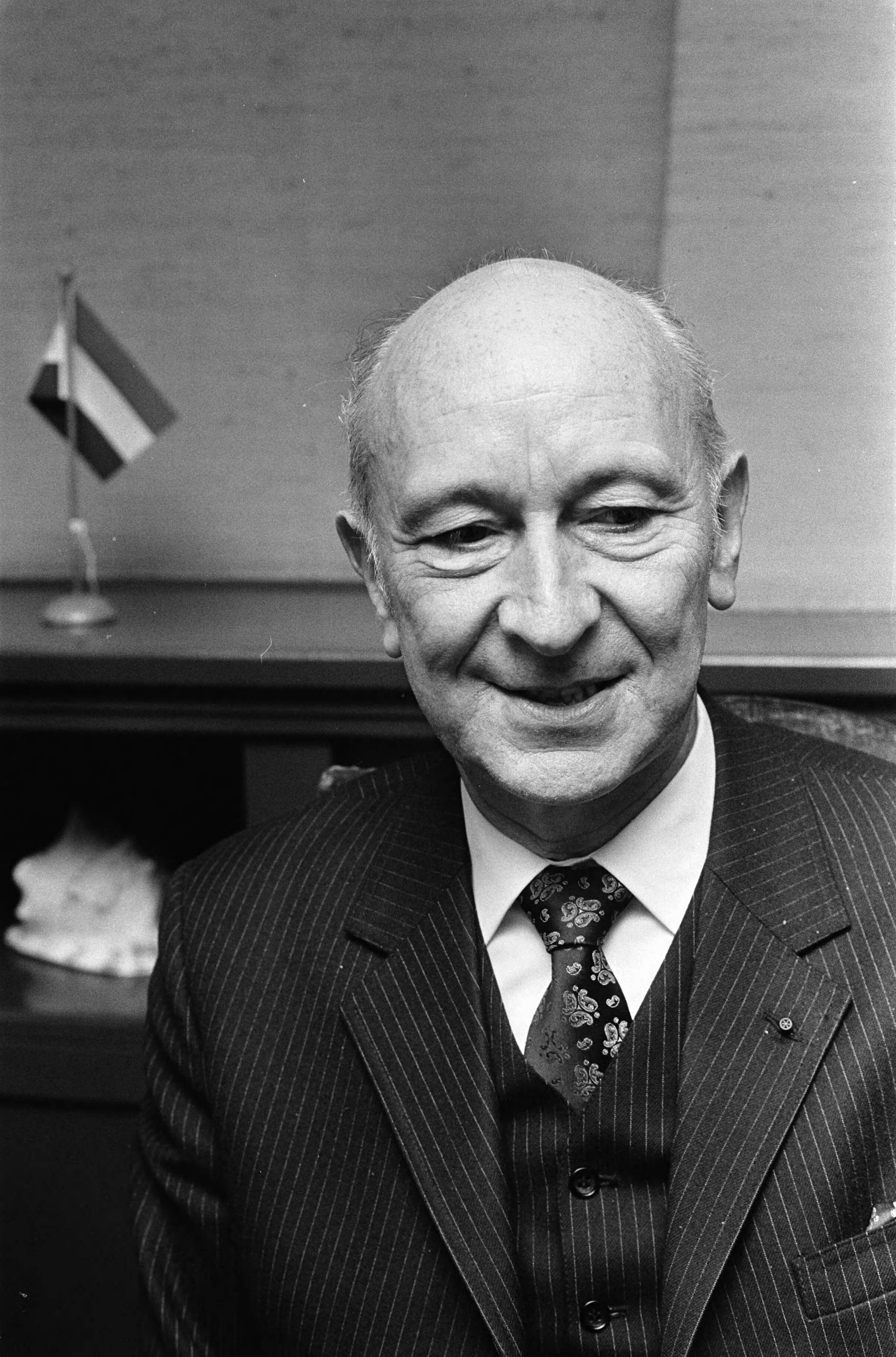 Fotocollectie Anefo — Persconferentie van Hof van Justitie van Eur. Gemeenschap Den Haag ; nr. 16, 17: R. Lecourt , kop, nr. 18: Mr. A. M. Donner , kop — Foto: Mieremet, Rob / Anefo. Licentie: Set B: Rechtenvrij / Publiek Domein. Bron: Nationaal Archief. http://hdl.handle.net/10648/aba55f88-d0b4-102d-bcf8-003048976d84