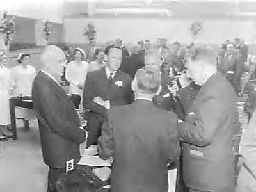 Fotocollectie Anefo — Opening cellophaanfabriek van de Hollandse Kunstzijde Industrie te Breda door prins Bernhard — Foto: Pot, Harry / Anefo. Licentie: Set B: Rechtenvrij / Publiek Domein. Bron: Nationaal Archief. http://hdl.handle.net/10648/a9684668-d0b4-102d-bcf8-003048976d84