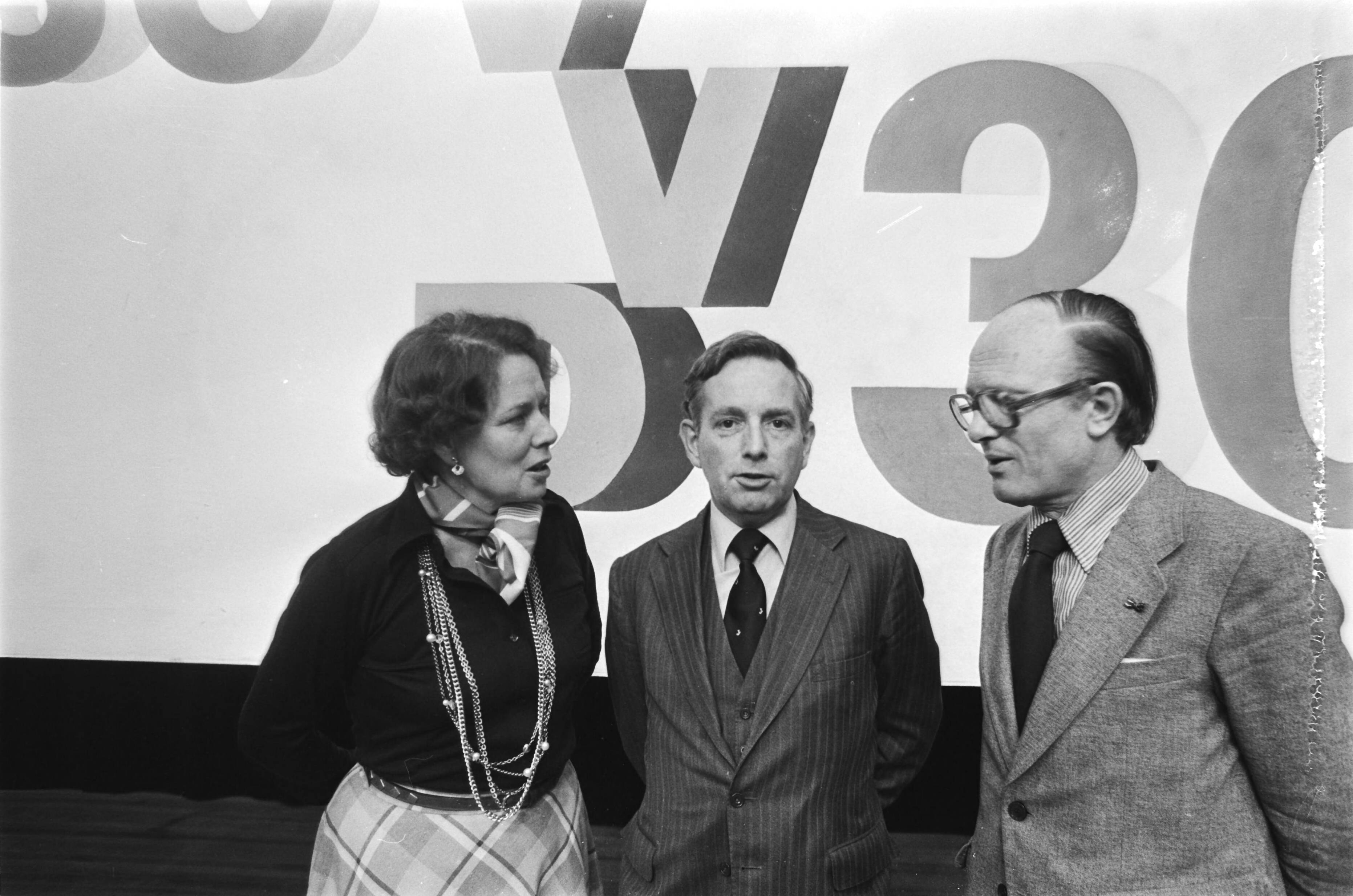 Fotocollectie Anefo — Algemene vergadering VVD in Utrecht; v.l.n.r. Van Someren Downer , voorzitter Korthals Altes en Rietkerk — Foto: Peters, Hans / Anefo. Licentie: Set B: Rechtenvrij / Publiek Domein. Bron: Nationaal Archief. http://hdl.handle.net/10648/acae3512-d0b4-102d-bcf8-003048976d84