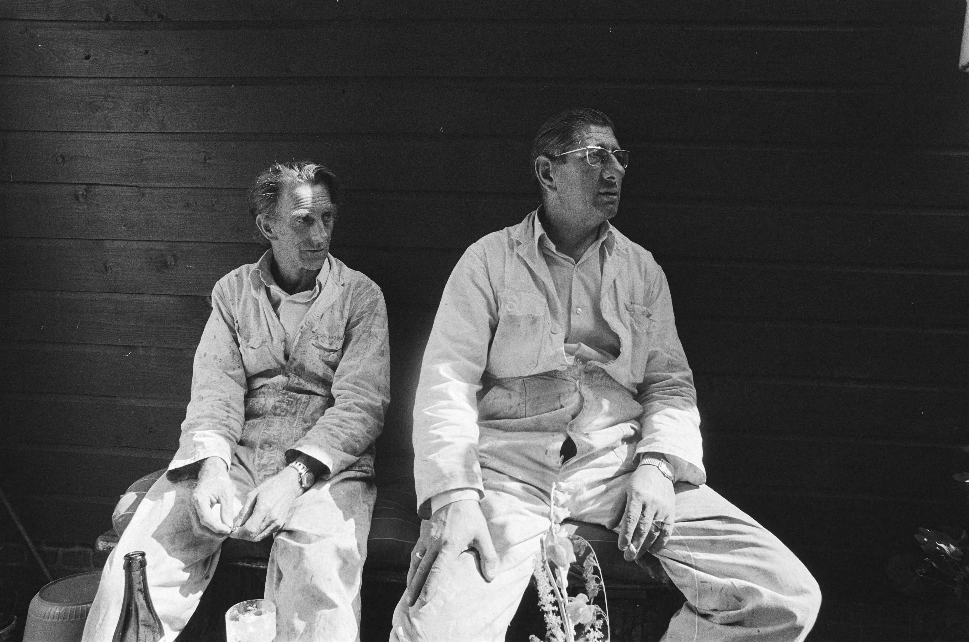 Fotocollectie Anefo — Bezetting Iraanse ambassade in Wassenaar; twee ontsnapte schilders — Foto: Croes, Rob C. / Anefo. Licentie: Set B: Rechtenvrij / Publiek Domein. Bron: Nationaal Archief. http://hdl.handle.net/10648/acbaa0d6-d0b4-102d-bcf8-003048976d84