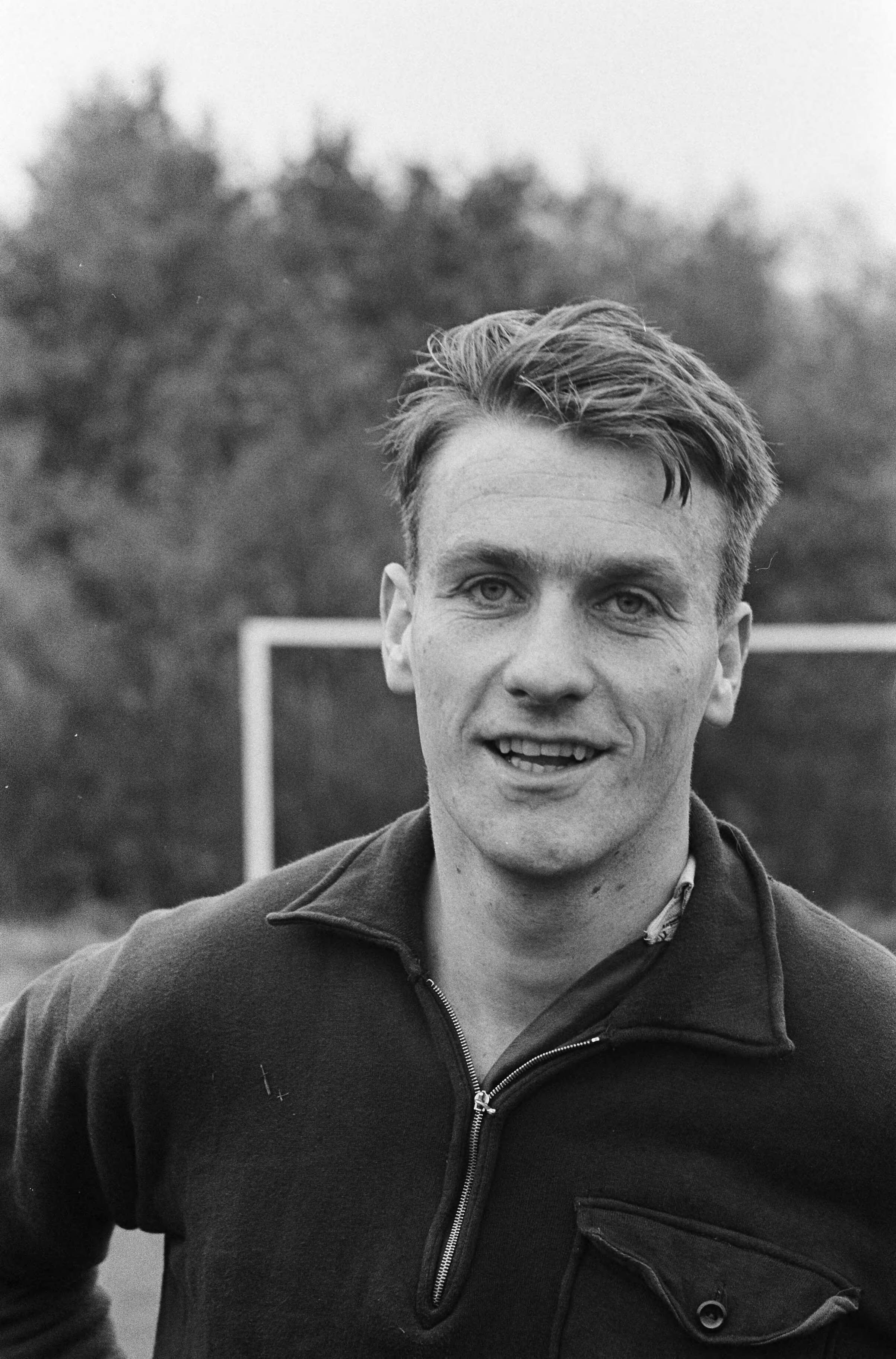 Fotocollectie Anefo — Hockey. SCHC tegen HDM 2-1. Jan van Gooswilligen (SCHC) — Foto: Walta, Winfried / Anefo. Licentie: Set B: Rechtenvrij / Publiek Domein. Bron: Nationaal Archief. http://hdl.handle.net/10648/aa4a7506-d0b4-102d-bcf8-003048976d84