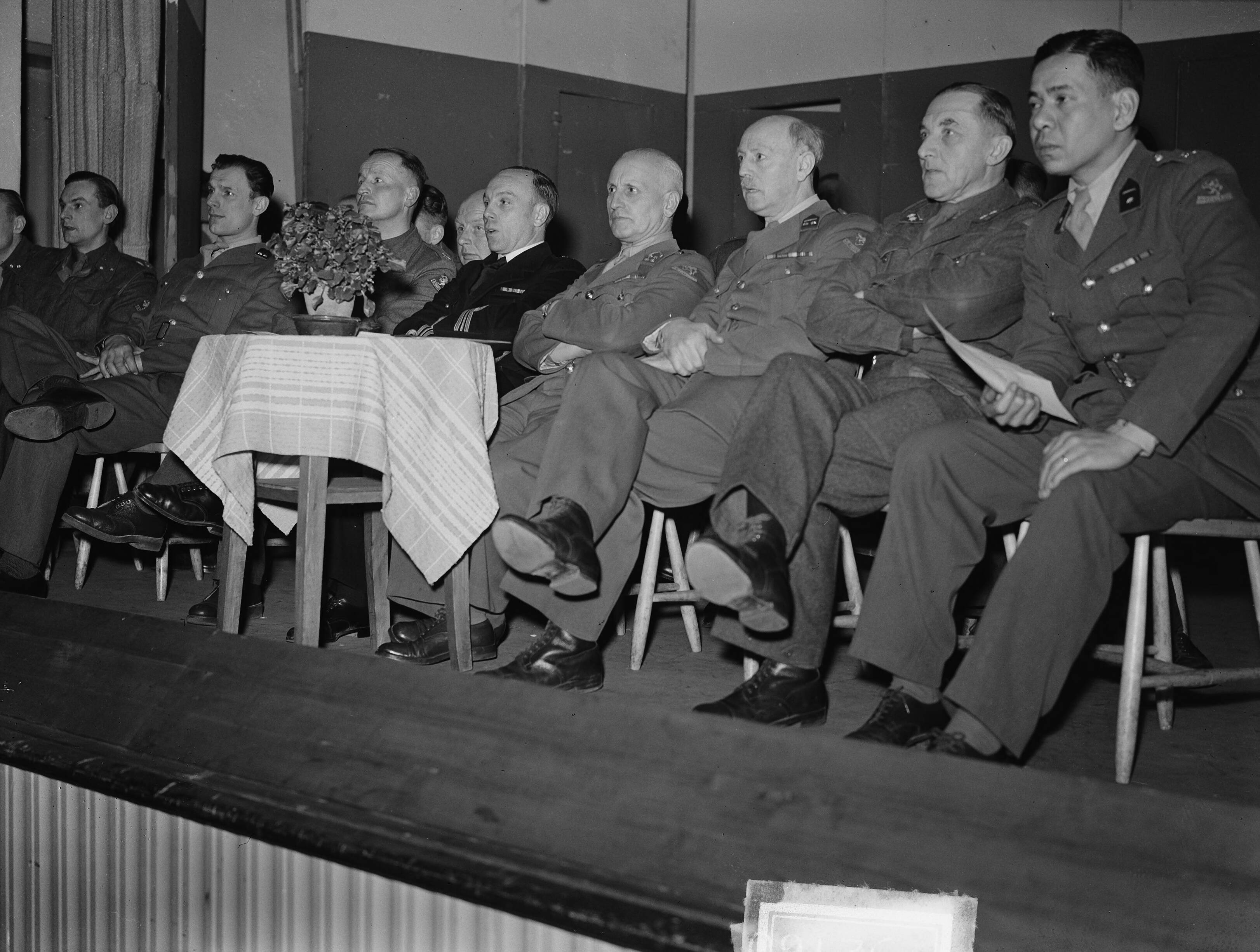 Fotocollectie Anefo — Boksen in Chassekazerne Breda (marine, land- en luchtmachT / — Foto: Bilsen, Joop van / Anefo. Licentie: Set B: Rechtenvrij / Publiek Domein. Bron: Nationaal Archief. http://hdl.handle.net/10648/a8c344ba-d0b4-102d-bcf8-003048976d84