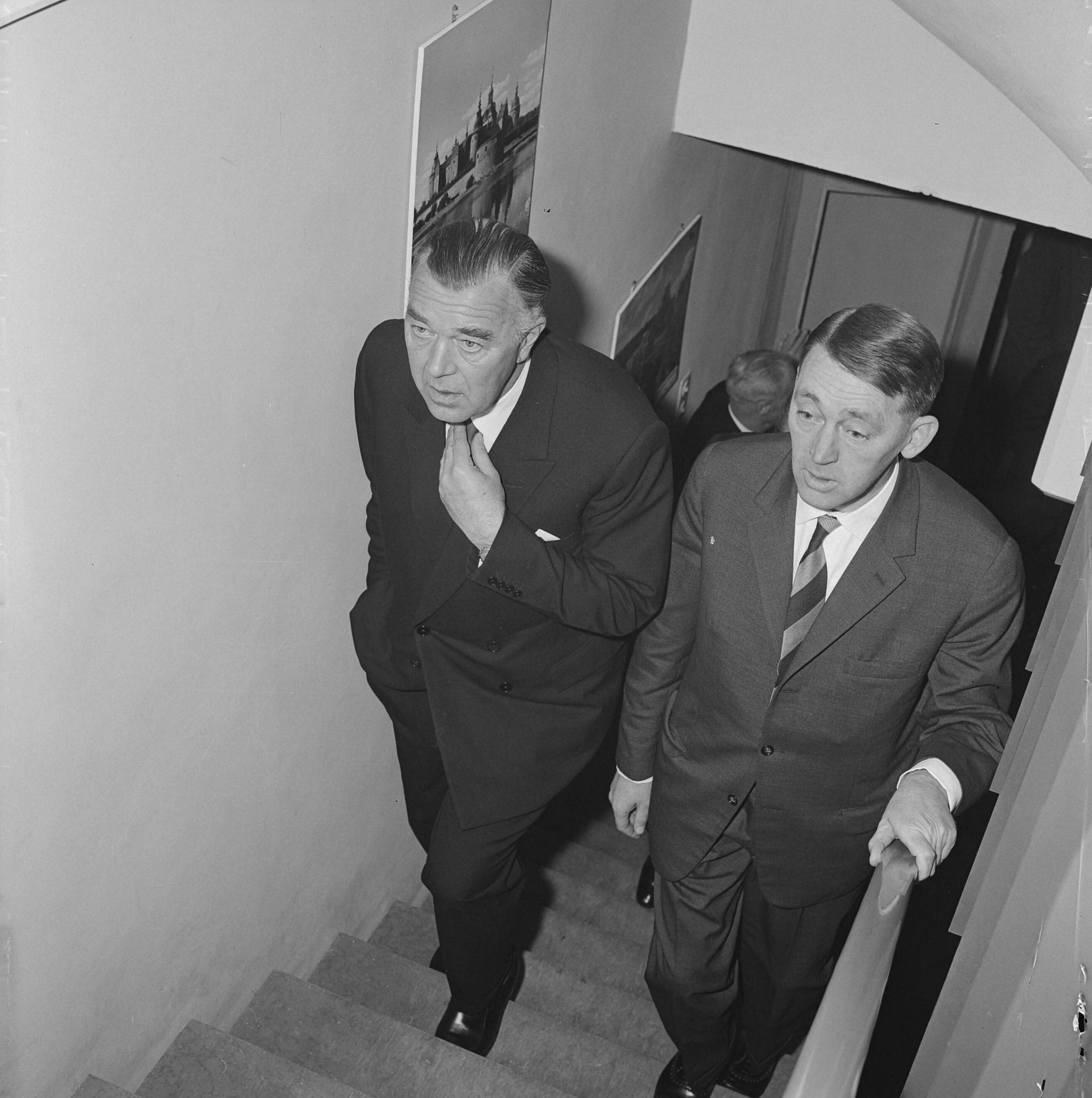 Fotocollectie Anefo — Prins Bertil van Zweden opent de Kamer van Koophandel Den Haag , Prins Bertil en de heer C. Sollart — Foto: Koch, Eric / Anefo. Licentie: Set B: Rechtenvrij / Publiek Domein. Bron: Nationaal Archief. http://hdl.handle.net/10648/aa574a06-d0b4-102d-bcf8-003048976d84