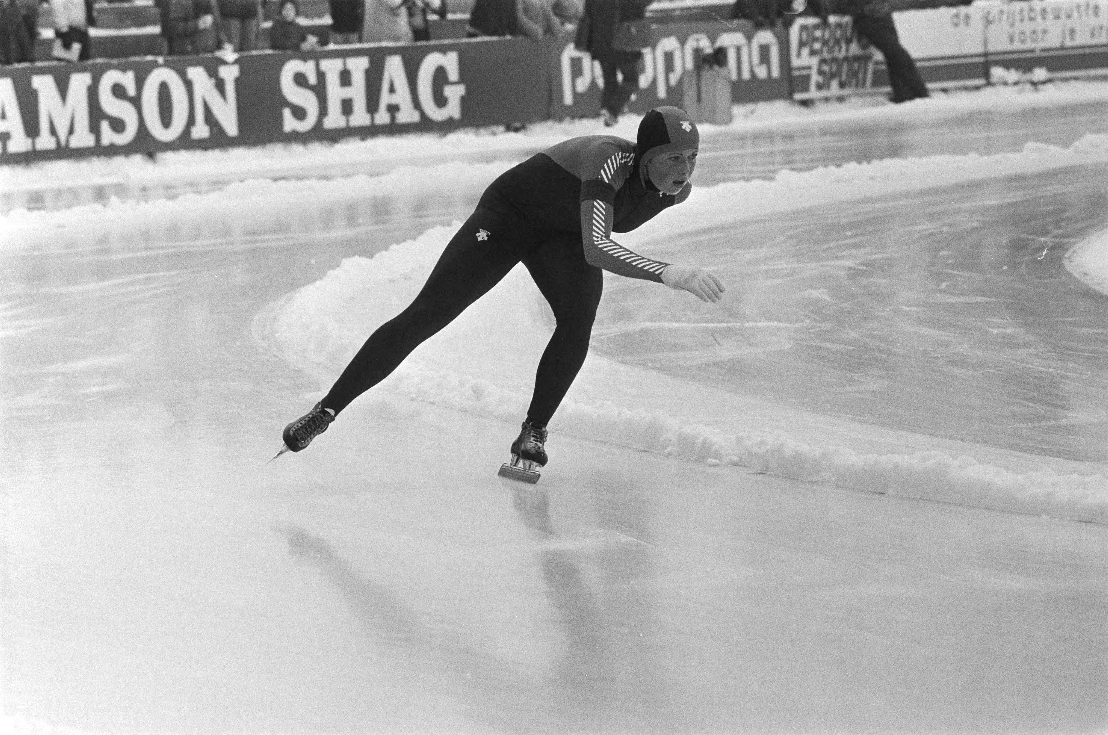 Fotocollectie Anefo — Schaatsinterland Nederland tegen Noorwegen in Groningen. Ria Visser in actie op de 3000 meter. — Foto: Dijk, Hans van / Anefo. Licentie: Set B: Rechtenvrij / Publiek Domein. Bron: Nationaal Archief. http://hdl.handle.net/10648/ad0bd398-d0b4-102d-bcf8-003048976d84