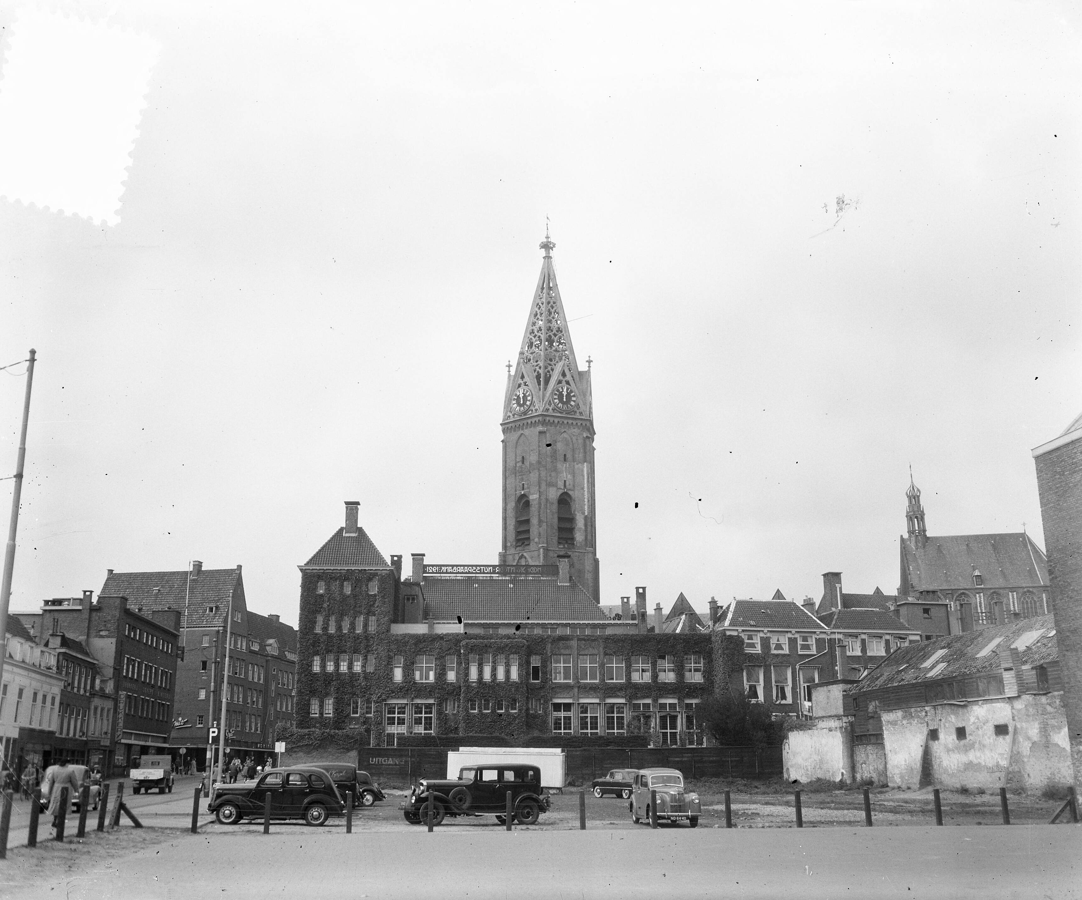 Fotocollectie Anefo — Sint Jacobstoren Den Haag gerestaureerd — Foto: Duinen, H. van / Anefo. Licentie: Set B: Rechtenvrij / Publiek Domein. Bron: Nationaal Archief. http://hdl.handle.net/10648/a8f5c41c-d0b4-102d-bcf8-003048976d84
