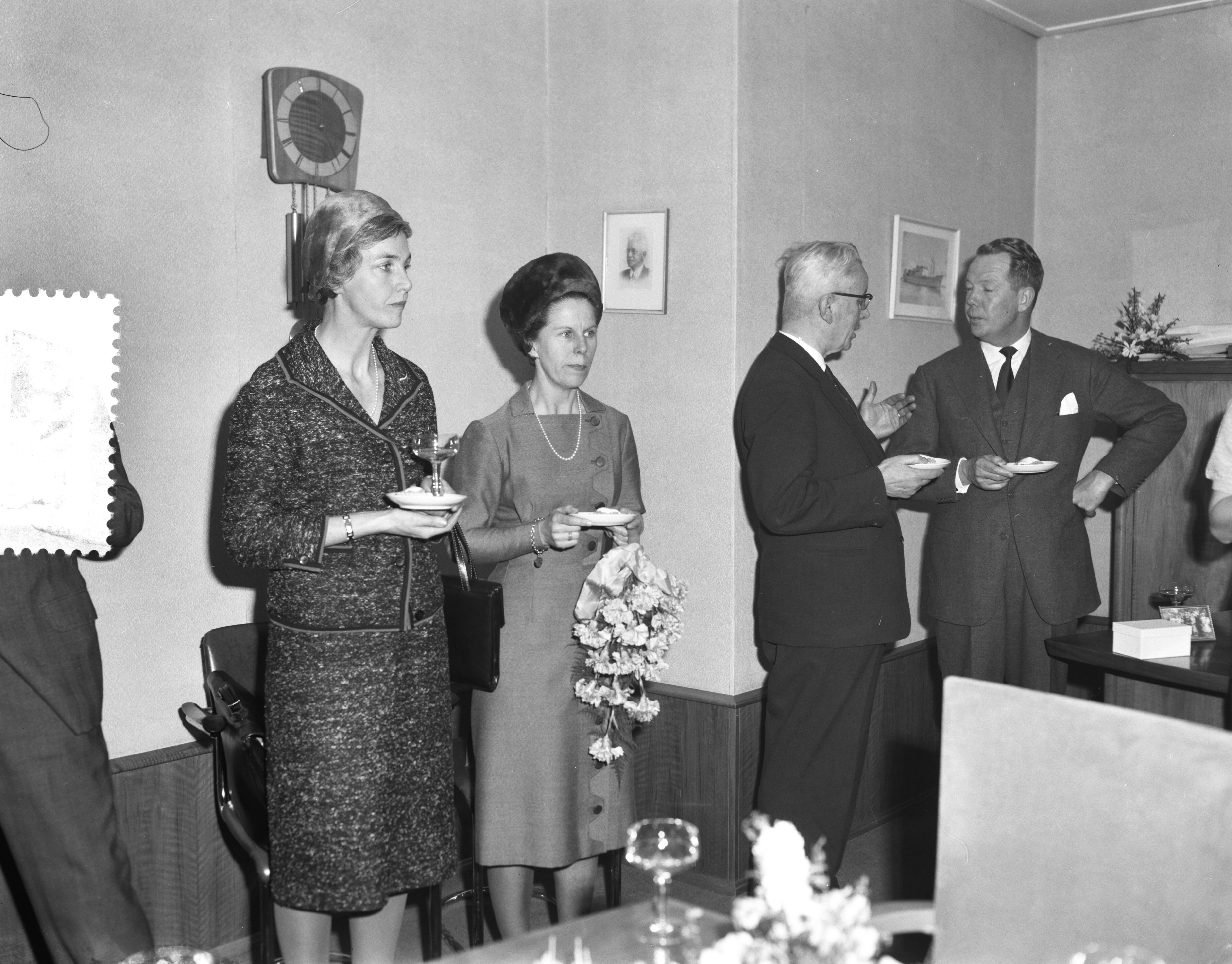 Fotocollectie Anefo — Tewaterlating m.s. "Lis Frellsen" bij de Zaanlandse Scheepbouw Maatschappij — Foto: Bilsen, Joop van / Anefo. Licentie: Set B: Rechtenvrij / Publiek Domein. Bron: Nationaal Archief. http://hdl.handle.net/10648/a9fb11a0-d0b4-102d-bcf8-003048976d84