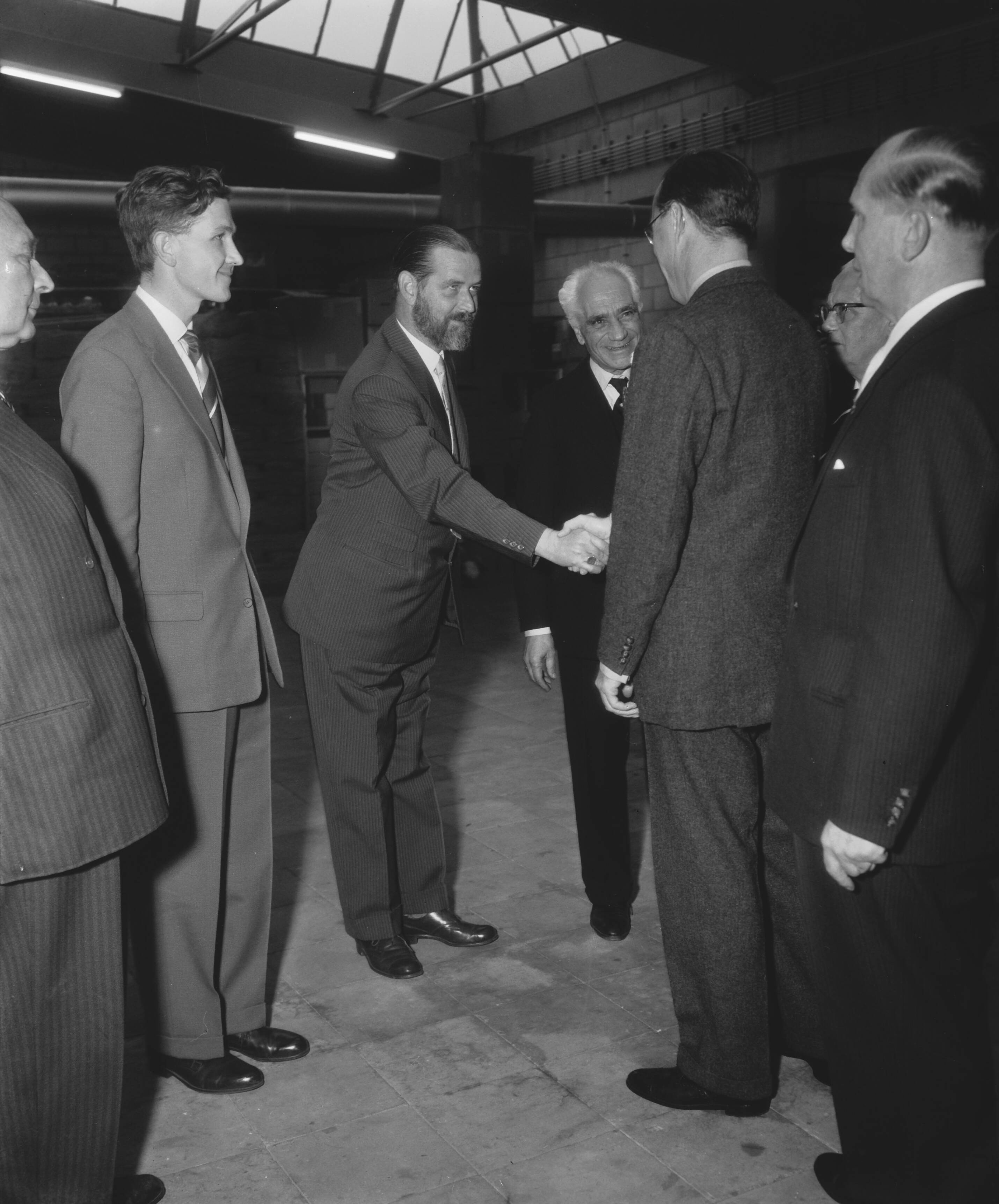 Fotocollectie Anefo — Prins Bernhard bezoekt Breda — Foto: Pot, Harry / Anefo. Licentie: Set B: Rechtenvrij / Publiek Domein. Bron: Nationaal Archief. http://hdl.handle.net/10648/a9867070-d0b4-102d-bcf8-003048976d84