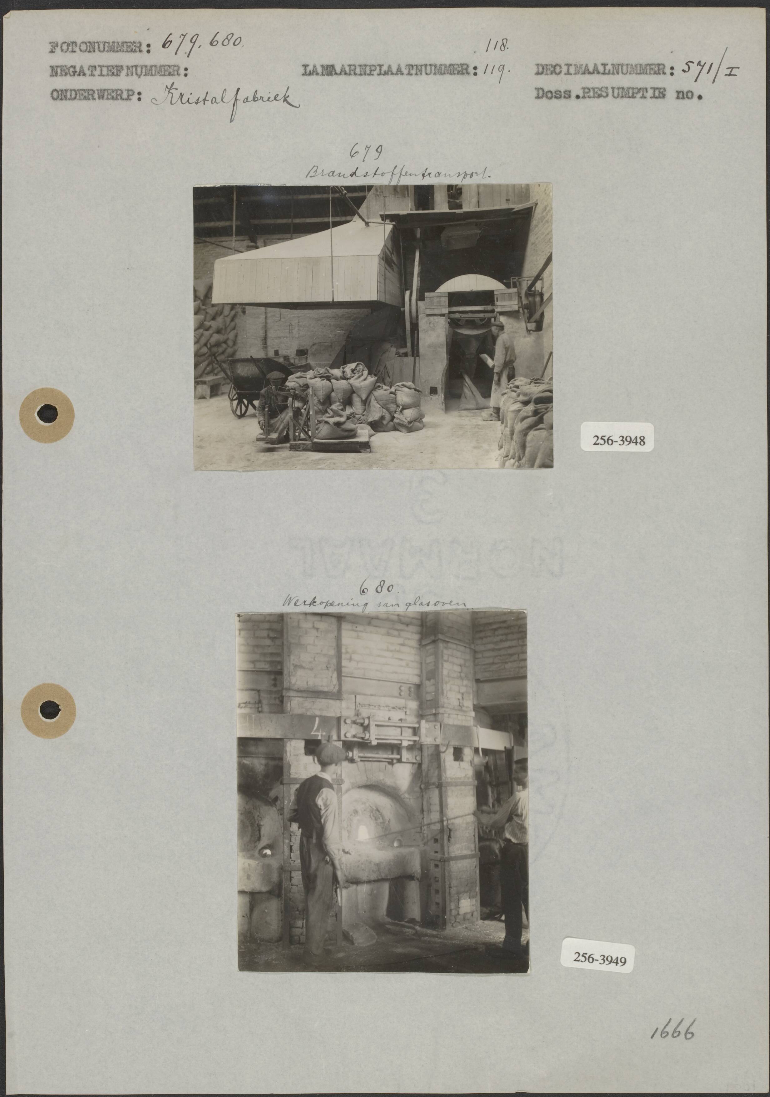 Kristalfabriek De Sphinx — Foto 1: Kristalfabriek; brandstoffentransport (7,5x10 cm; Fotograaf onbekend) Foto 2: Kristalfabriek; werkopening van glasoven (8x10 cm; Fotograaf onbekend) — Foto: Onbekend / Publiek Domein of Rechtenvrij. Licentie: Set B: Rechtenvrij / Publiek Domein. Bron: Nationaal Archief. http://hdl.handle.net/10648/b06a26d4-d0b4-102d-bcf8-003048976d84