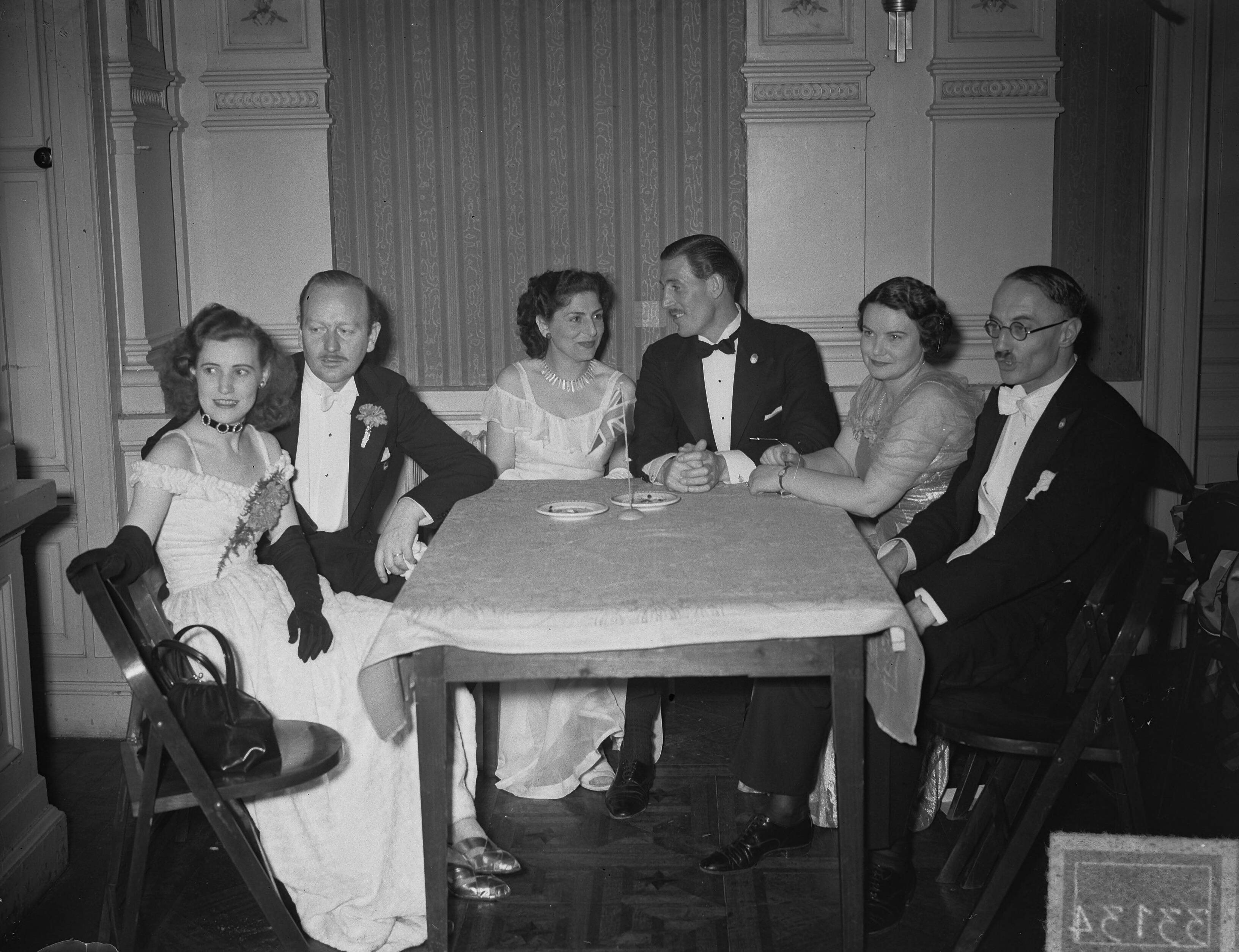 Fotocollectie Anefo — Internationaal Hockeytoernooi Den Haag — Foto: Winterbergen, Rolf / Anefo. Licentie: Set B: Rechtenvrij / Publiek Domein. Bron: Nationaal Archief. http://hdl.handle.net/10648/a8c5f160-d0b4-102d-bcf8-003048976d84