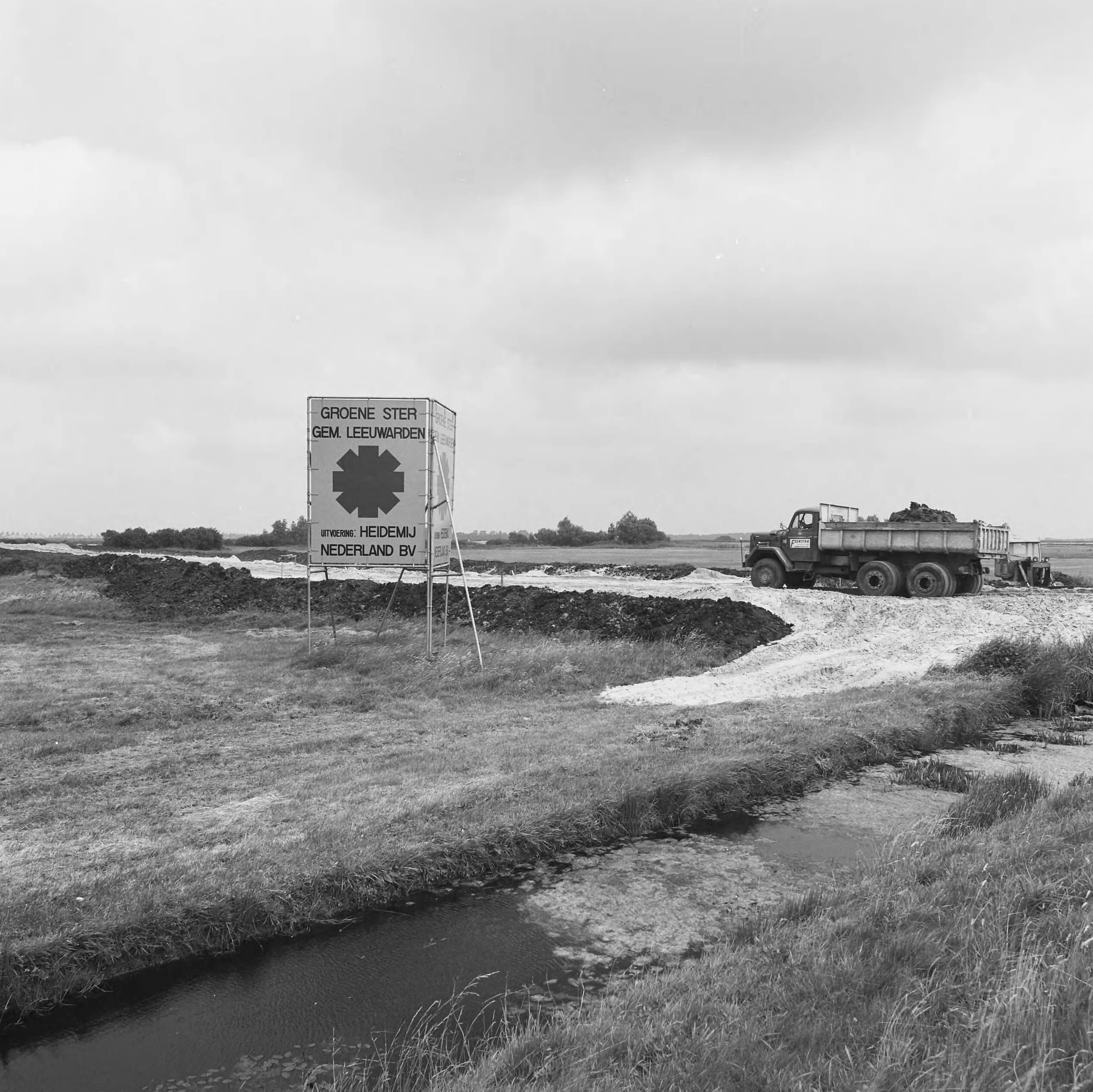 Fotocollectie Nederlandse Heidemaatschappij — Recreatiecomplex "de kleine wielen" Groene Ster gem. Leeuwarden — Foto: Fotograaf Onbekend / Heidemij. Licentie: Set B: Rechtenvrij / Publiek Domein. Bron: Nationaal Archief. http://hdl.handle.net/10648/ae8341d4-d0b4-102d-bcf8-003048976d84