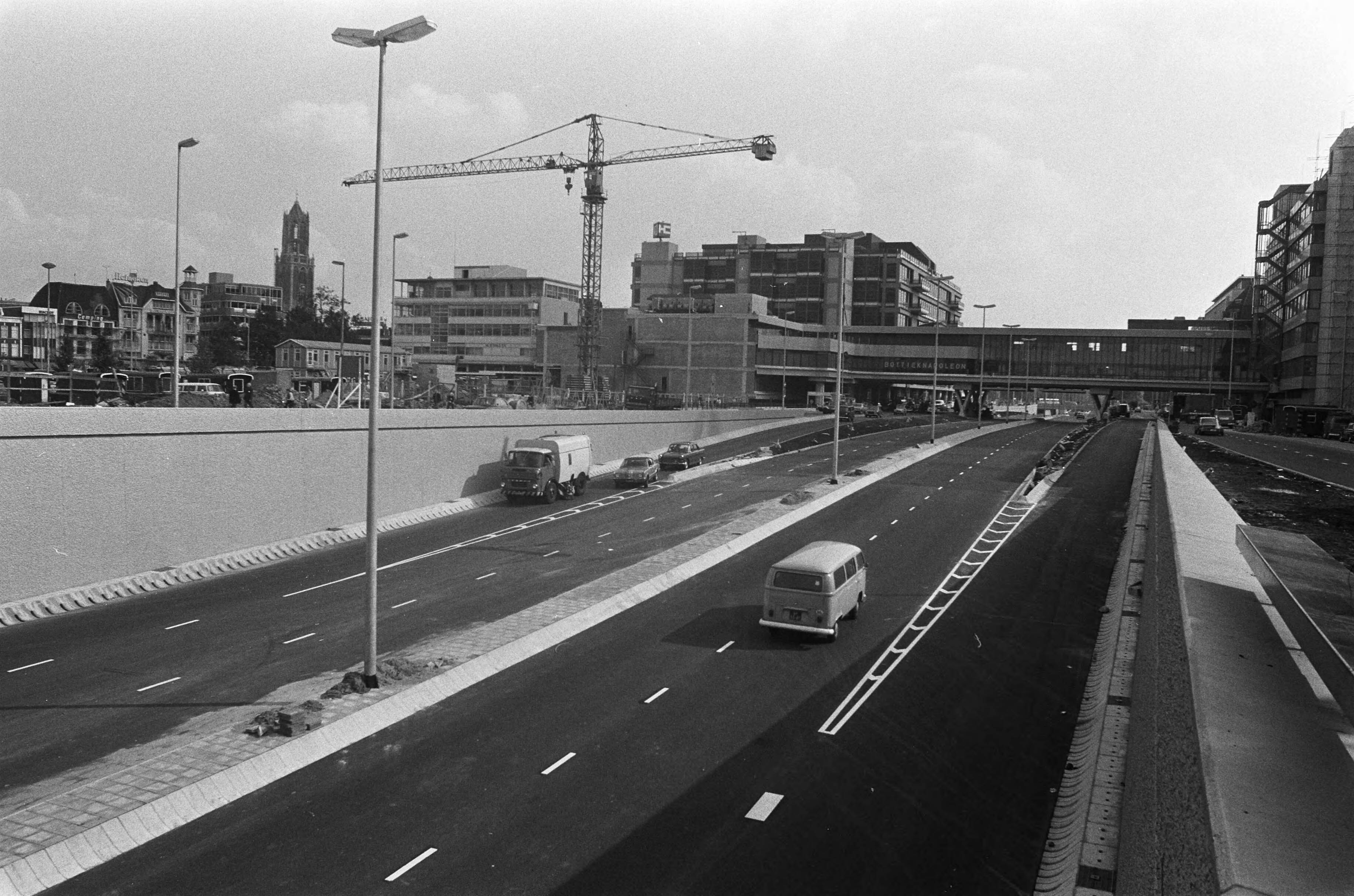 Fotocollectie Anefo — Hoog-Catharijne, nieuw bouwcomplex in het centrum van Utrecht — Foto: Punt, W. / Anefo. Licentie: Set B: Rechtenvrij / Publiek Domein. Bron: Nationaal Archief. http://hdl.handle.net/10648/ac376112-d0b4-102d-bcf8-003048976d84
