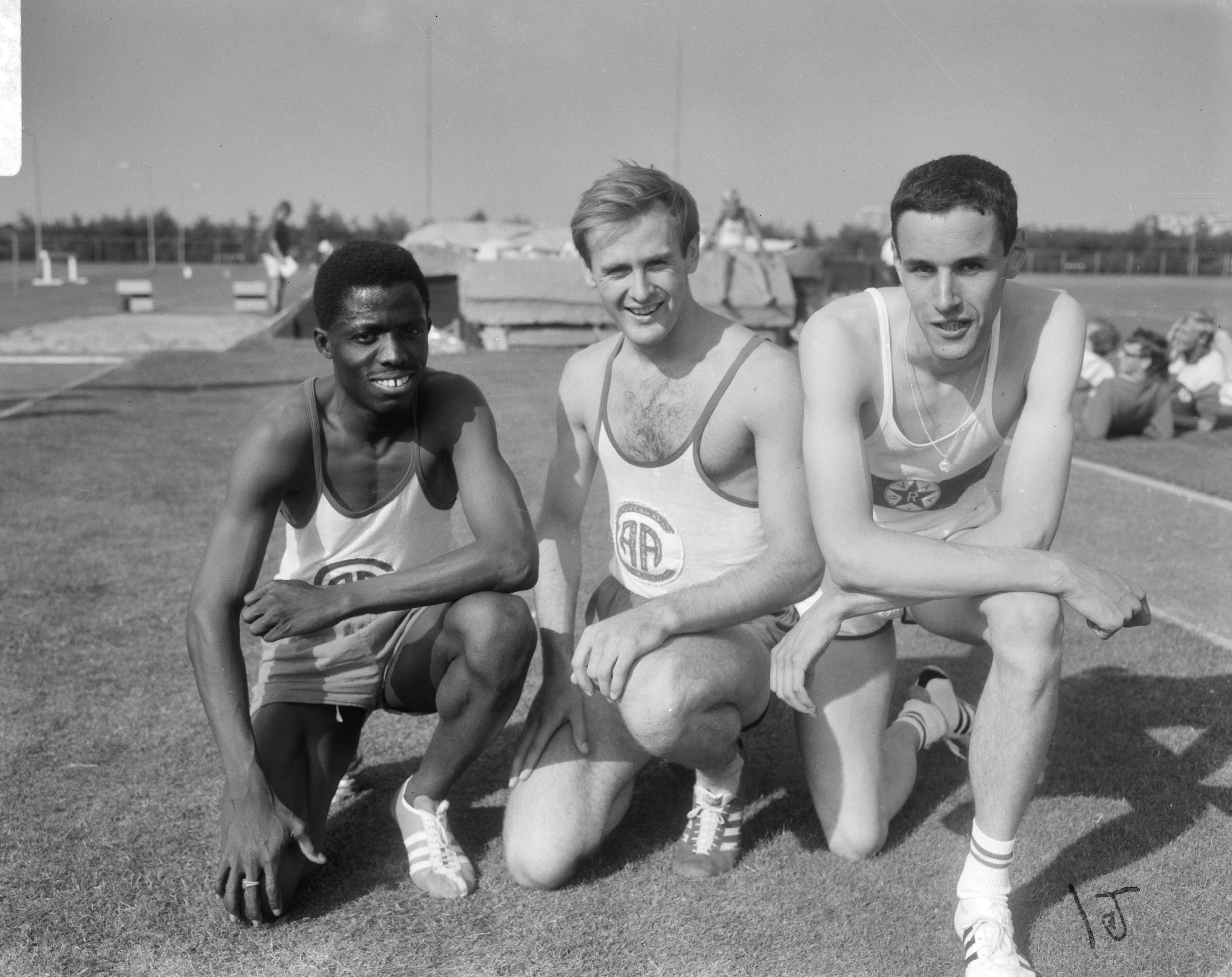 Fotocollectie Anefo — Nationale Atletiekwedstrijden te Haarlem, v.l.n.r. Grep, De Winter , Van Herpen — Foto: Bilsen, Joop van / Anefo. Licentie: Set B: Rechtenvrij / Publiek Domein. Bron: Nationaal Archief. http://hdl.handle.net/10648/aaf736ec-d0b4-102d-bcf8-003048976d84