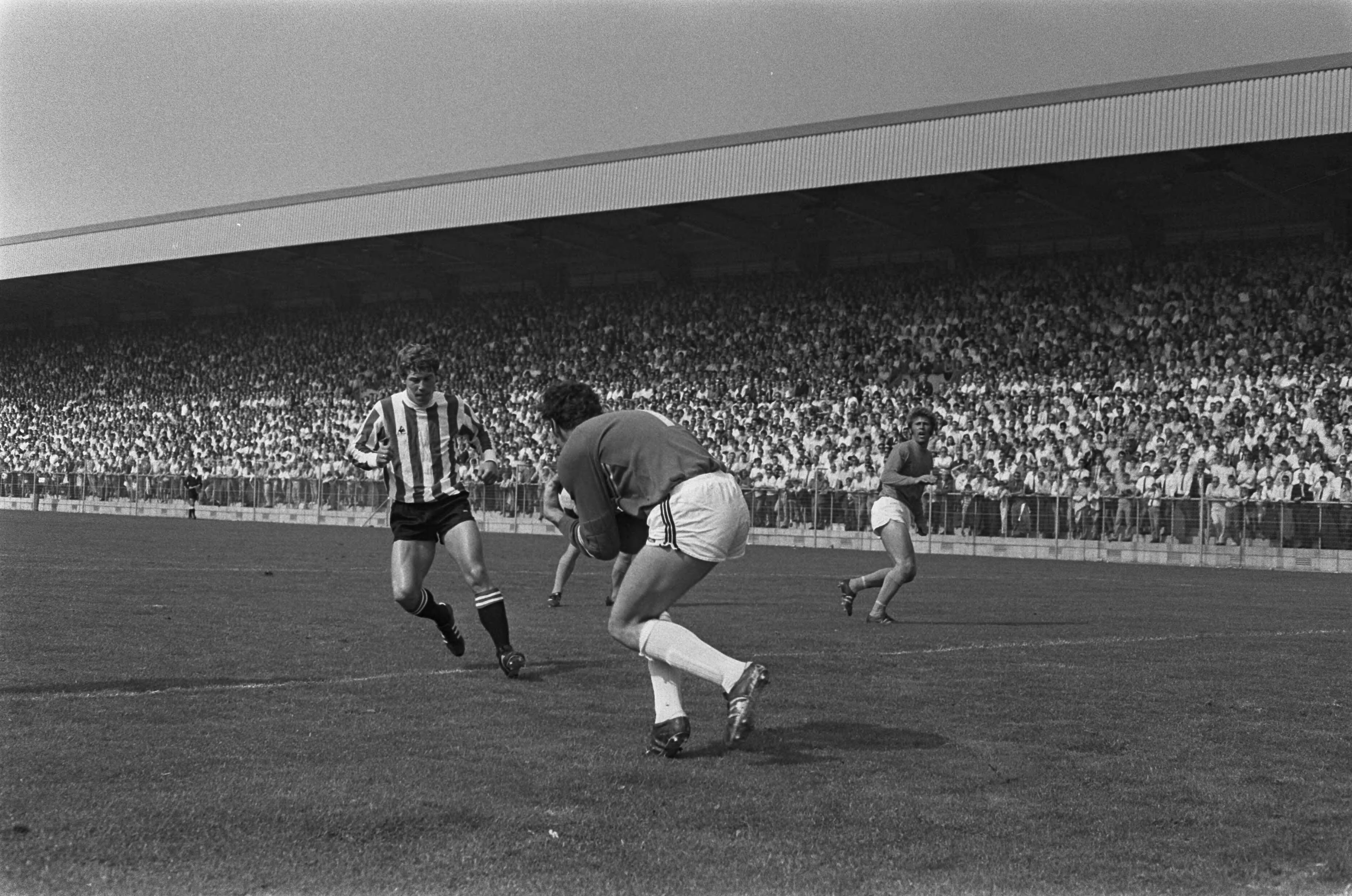 Fotocollectie Anefo — PSV tegen Volendam 2-4 — Foto: Mieremet, Rob / Anefo. Licentie: Set B: Rechtenvrij / Publiek Domein. Bron: Nationaal Archief. http://hdl.handle.net/10648/aba156cc-d0b4-102d-bcf8-003048976d84