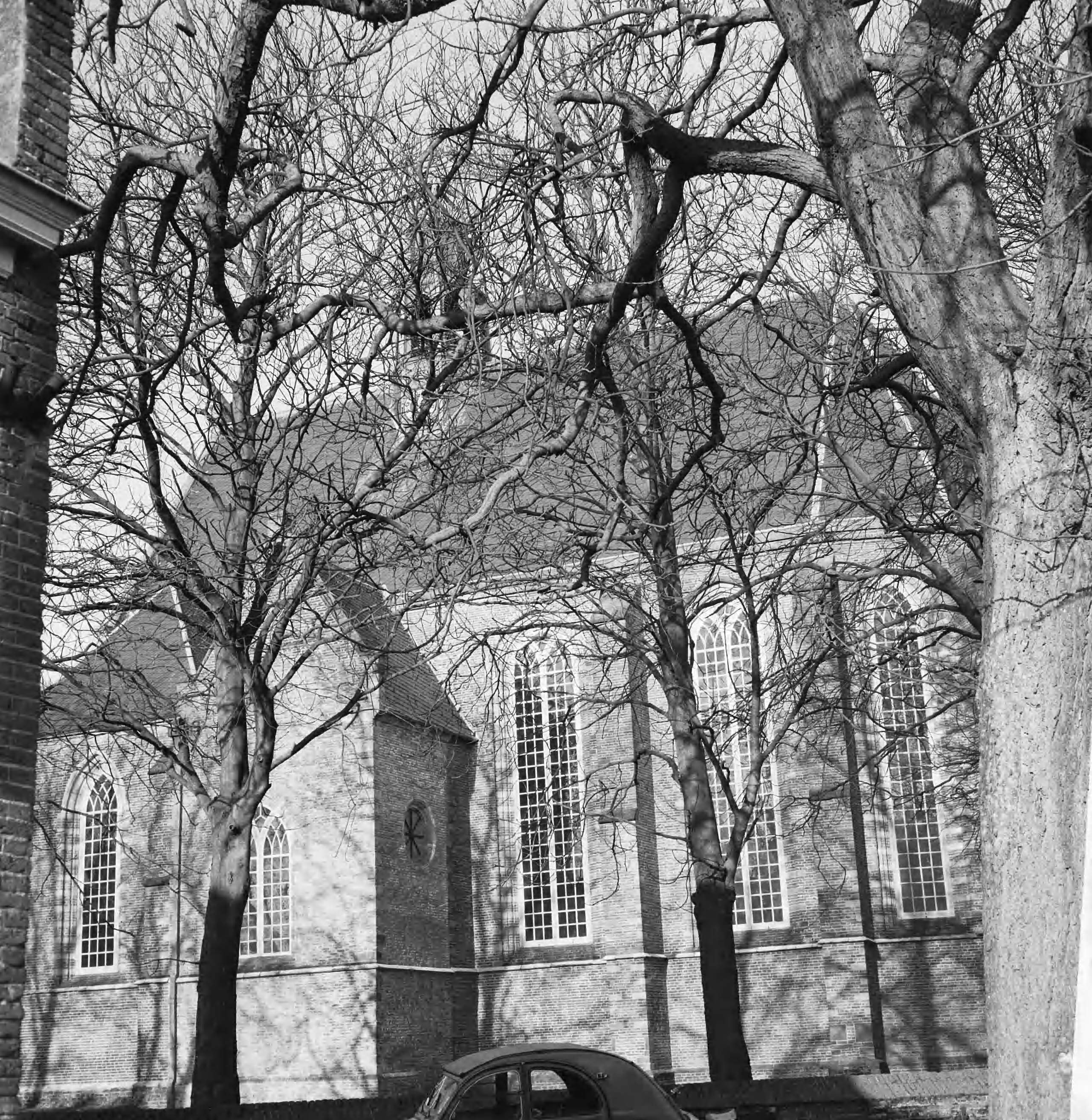 Fotocollectie Anefo — Ruinekerk te Bergen, Noord-Holland — Foto: Kroon, Ron / Anefo. Licentie: Set B: Rechtenvrij / Publiek Domein. Bron: Nationaal Archief. http://hdl.handle.net/10648/aad52b9c-d0b4-102d-bcf8-003048976d84