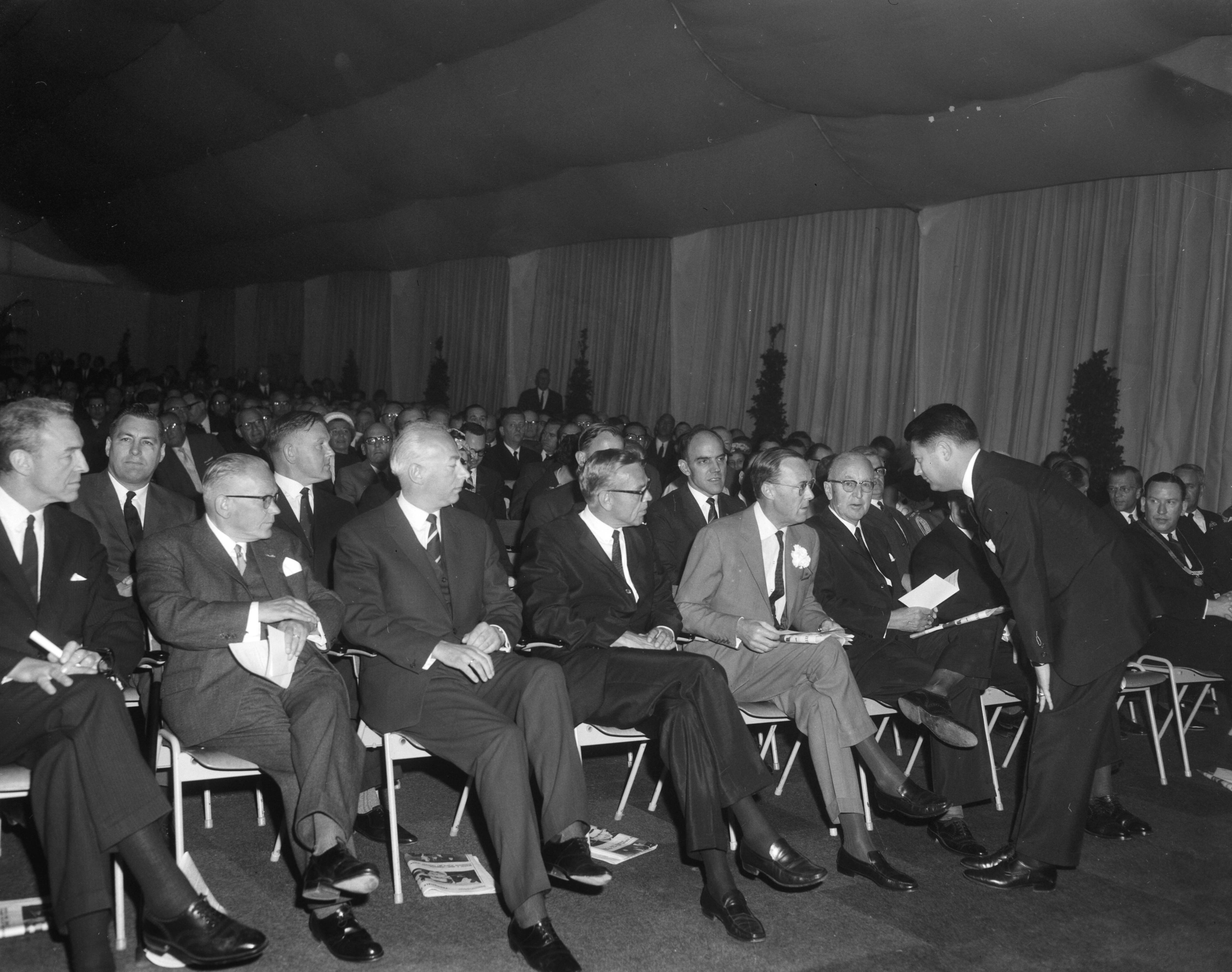 Fotocollectie Anefo — Prins Bernhard opende te Terneuzen Dow Chemical Intern. NV, de prins in gesprek met Zoltan Merszei, de vice-president Europa van Dow Chemical — Foto: Bilsen, Joop van / Anefo. Licentie: Set B: Rechtenvrij / Publiek Domein. Bron: Nationaal Archief. http://hdl.handle.net/10648/aaa9f7e2-d0b4-102d-bcf8-003048976d84