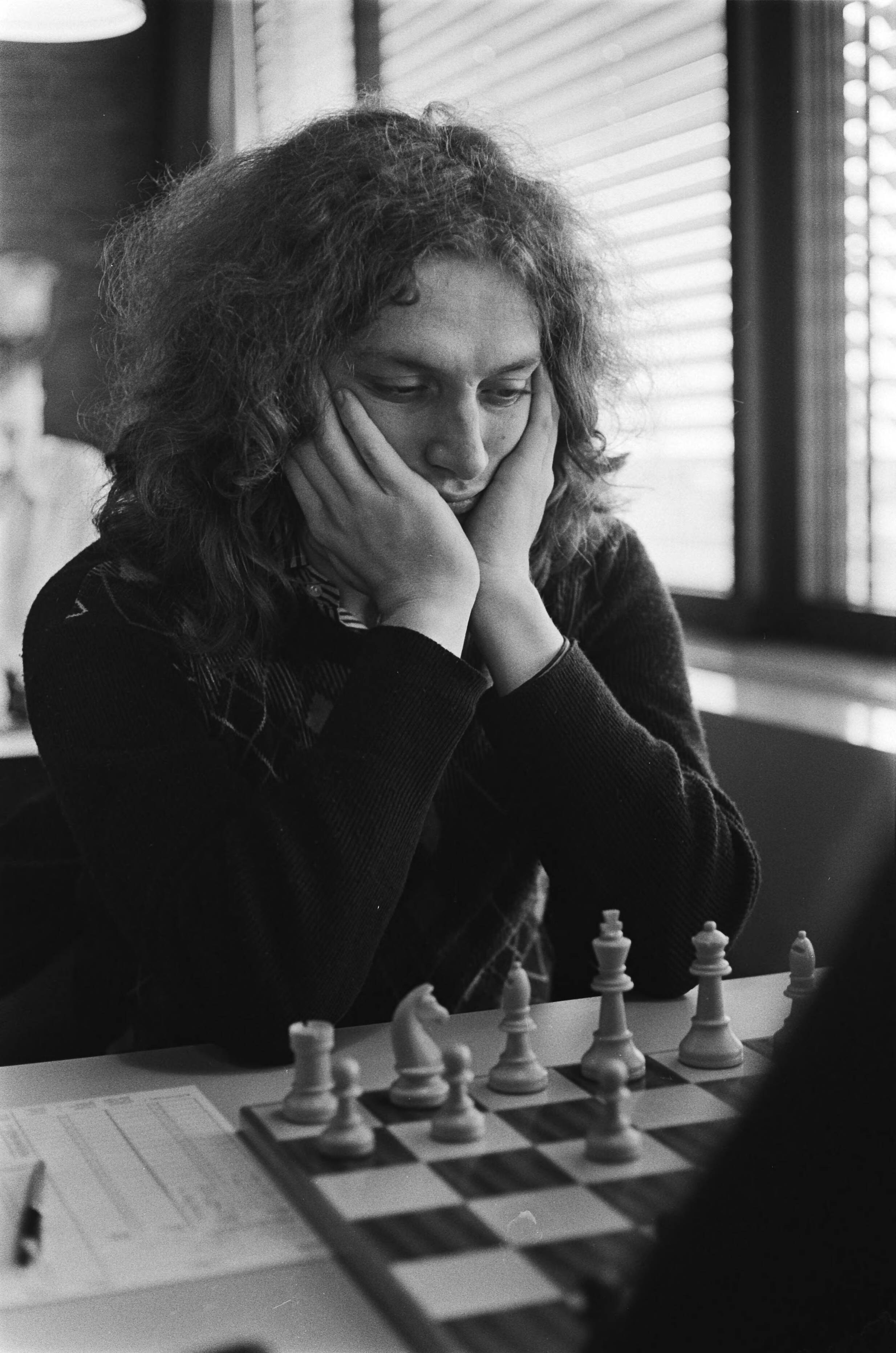 Fotocollectie Anefo — Nederlandse kampioenschappen schaken, Leeuwarden; koploper Jan Timman in actie — Foto: Suyk, Koen / Anefo. Licentie: Set B: Rechtenvrij / Publiek Domein. Bron: Nationaal Archief. http://hdl.handle.net/10648/acb13bc2-d0b4-102d-bcf8-003048976d84