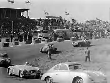 Fotocollectie Anefo — Autoraces op Zandvoort — Foto: Bilsen, Joop van / Anefo. Licentie: Set B: Rechtenvrij / Publiek Domein. Bron: Nationaal Archief. http://hdl.handle.net/10648/a961a308-d0b4-102d-bcf8-003048976d84