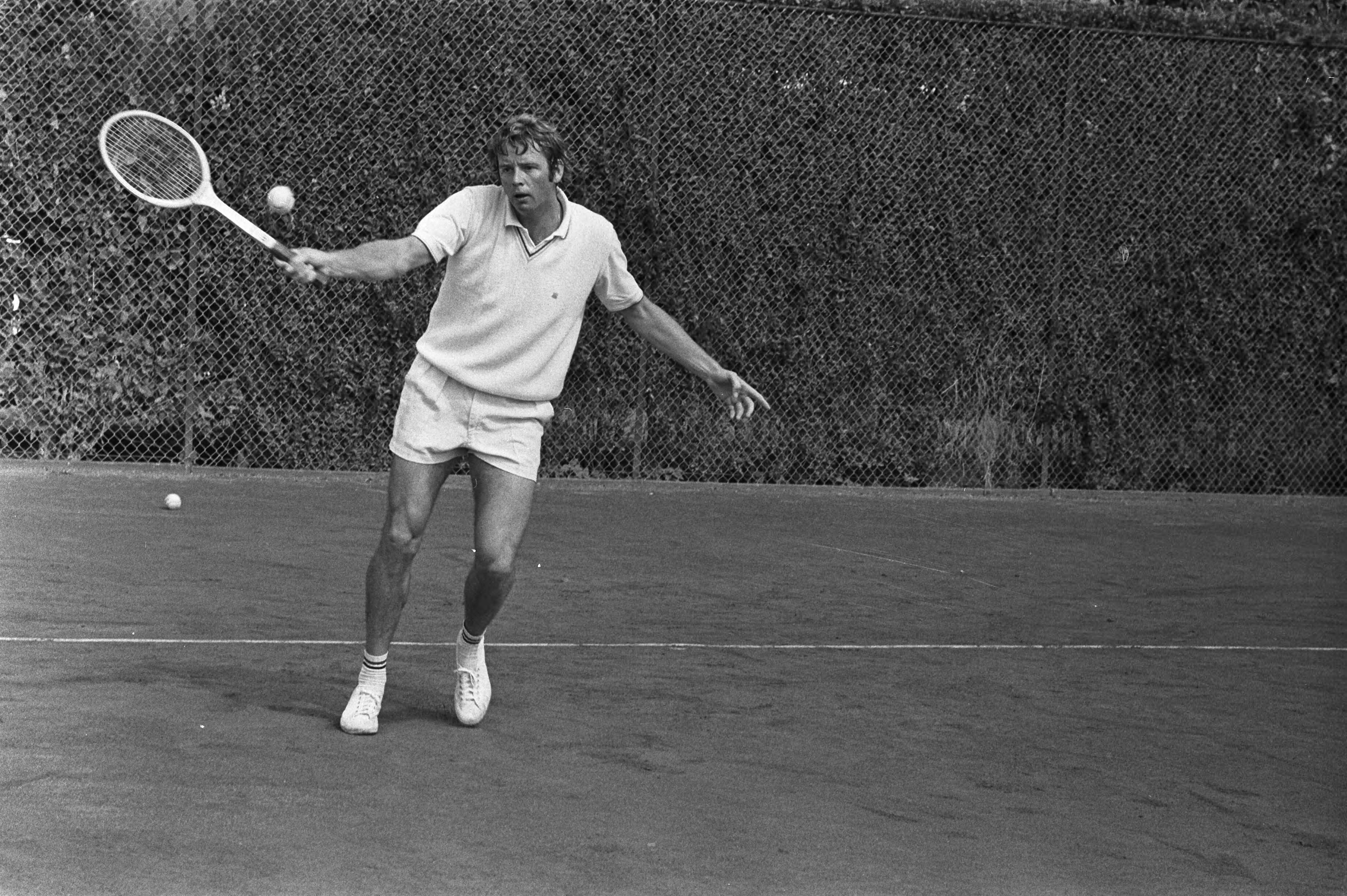 Fotocollectie Anefo — Nationale tenniskampioenschappen Scheveningen, N. Fleury in actie — Foto: Evers, Joost / Anefo. Licentie: Set B: Rechtenvrij / Publiek Domein. Bron: Nationaal Archief. http://hdl.handle.net/10648/abc97594-d0b4-102d-bcf8-003048976d84