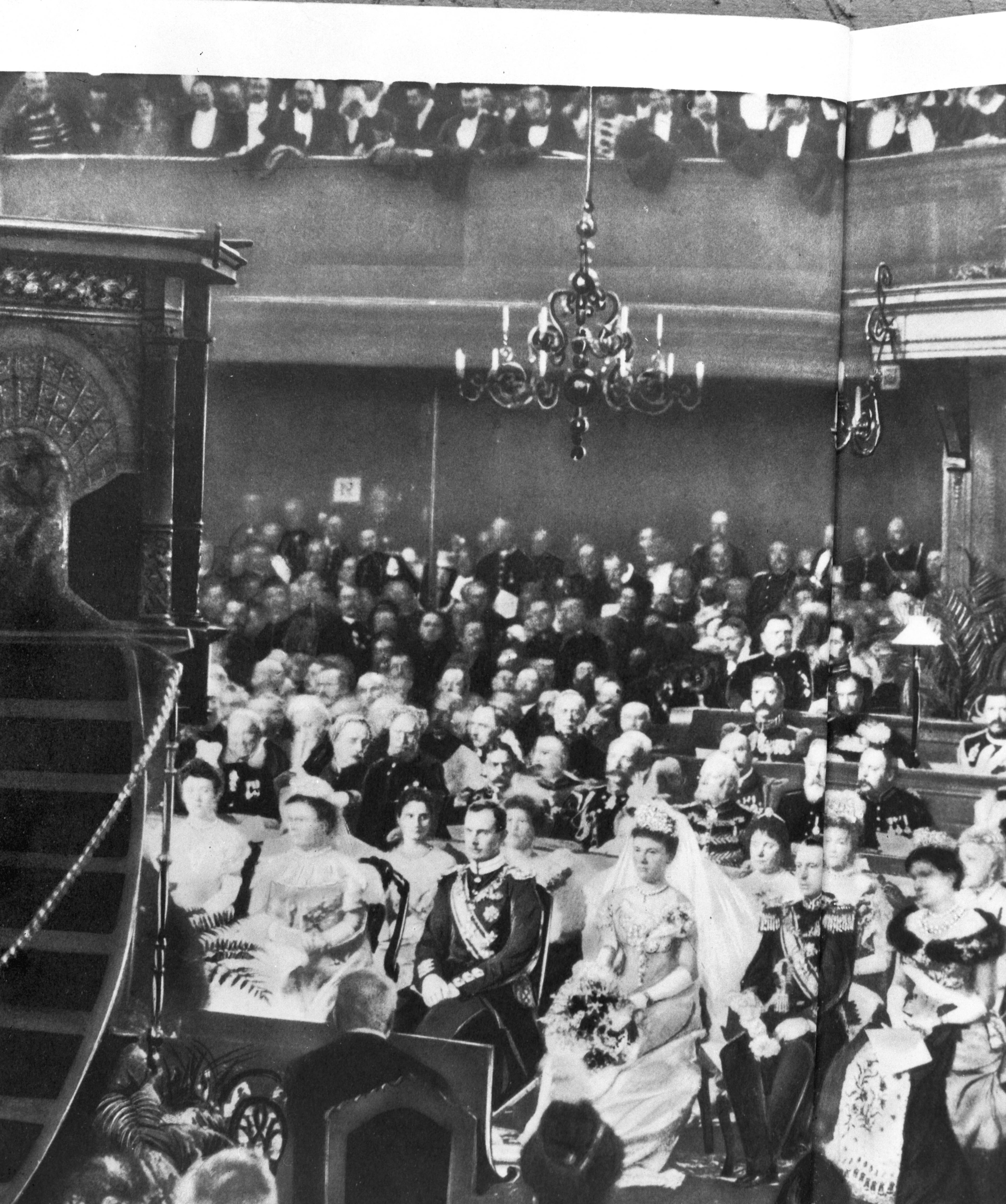 Fotocollectie Anefo — Inzegening van het huwelijk van koningin Wilhelmina met prins Hendrik in de Grote of St. Jacobskerk te Den Haag op 7 februari 1901 — Foto: Fotograaf Onbekend / Anefo. Licentie: Set B: Rechtenvrij / Publiek Domein. Bron: Nationaal Archief. http://hdl.handle.net/10648/aad8c4d2-d0b4-102d-bcf8-003048976d84