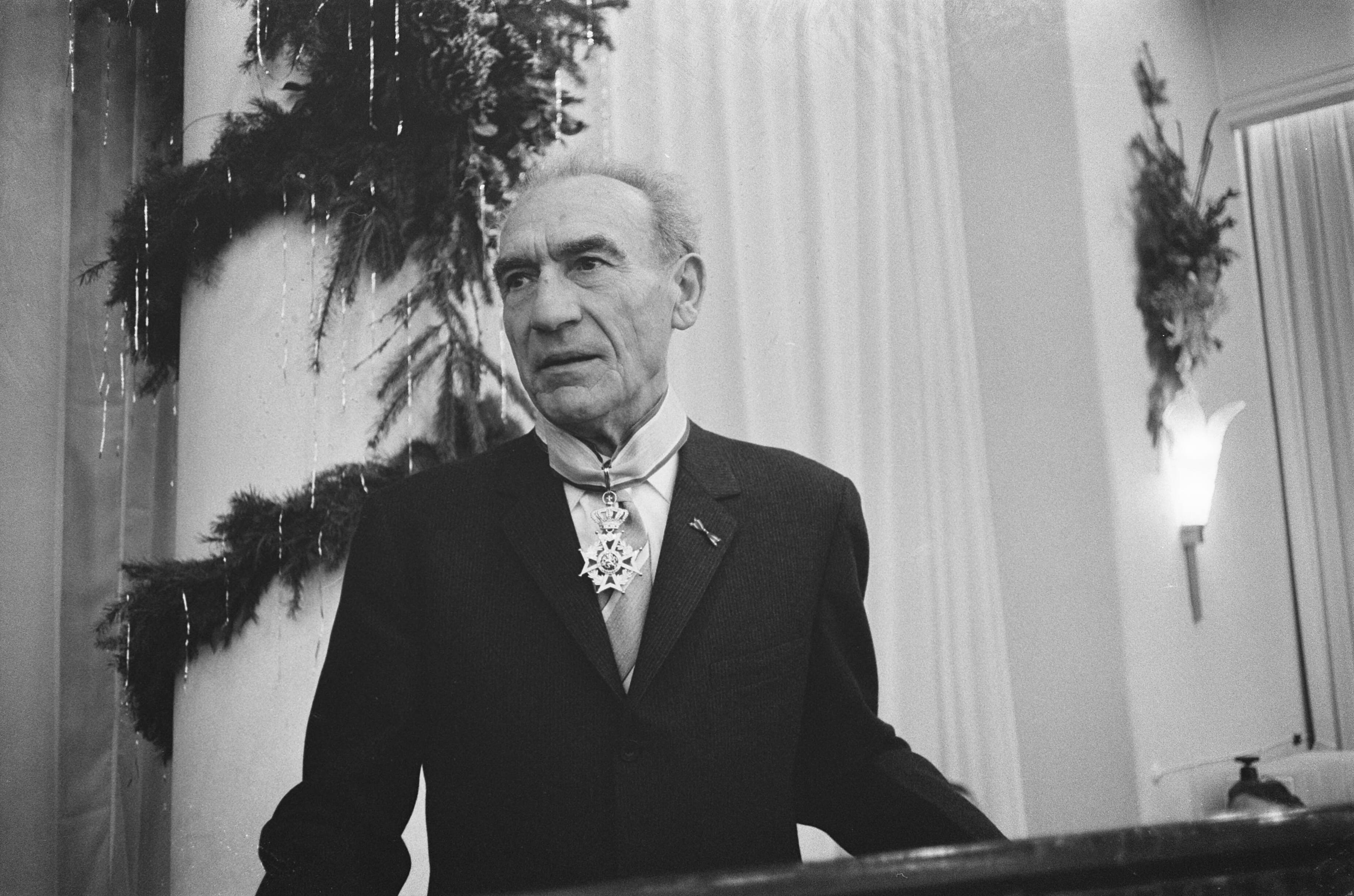 Fotocollectie Anefo — Afscheidsreceptie van de voorzitter van het College van Rijksbemiddelaars mr. J.A. Berger, toespraak van J.A. Berger — Foto: Pot, Harry / Anefo. Licentie: Set B: Rechtenvrij / Publiek Domein. Bron: Nationaal Archief. http://hdl.handle.net/10648/a9c3f580-d0b4-102d-bcf8-003048976d84