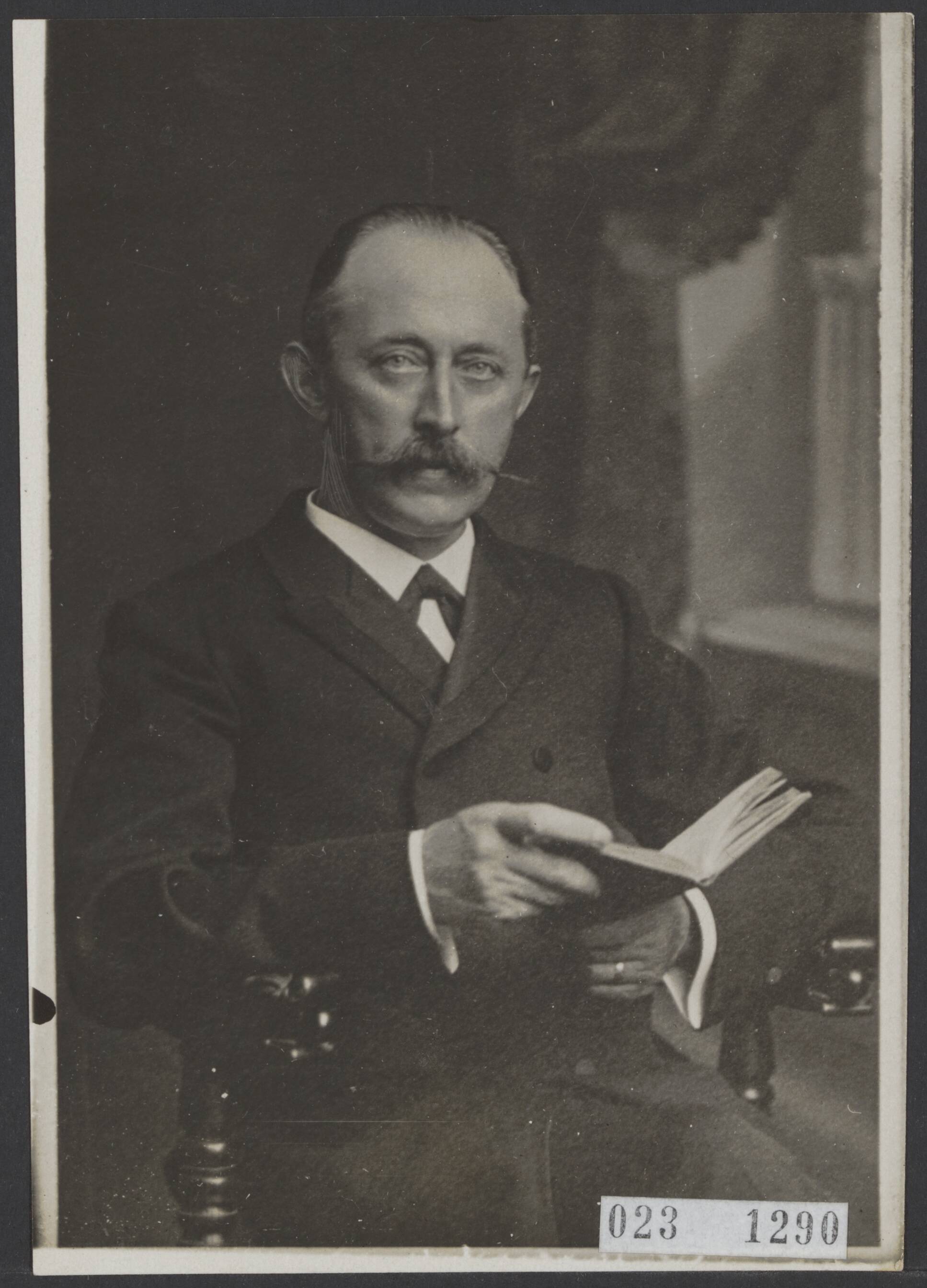 Fotocollectie Elsevier Binnenland — Dr. Kylstra, directeur HBS te Utrecht — Foto: Fotopersbureau "Holland". Licentie: Set B: Rechtenvrij / Publiek Domein. Bron: Nationaal Archief. http://hdl.handle.net/10648/add690ce-d0b4-102d-bcf8-003048976d84