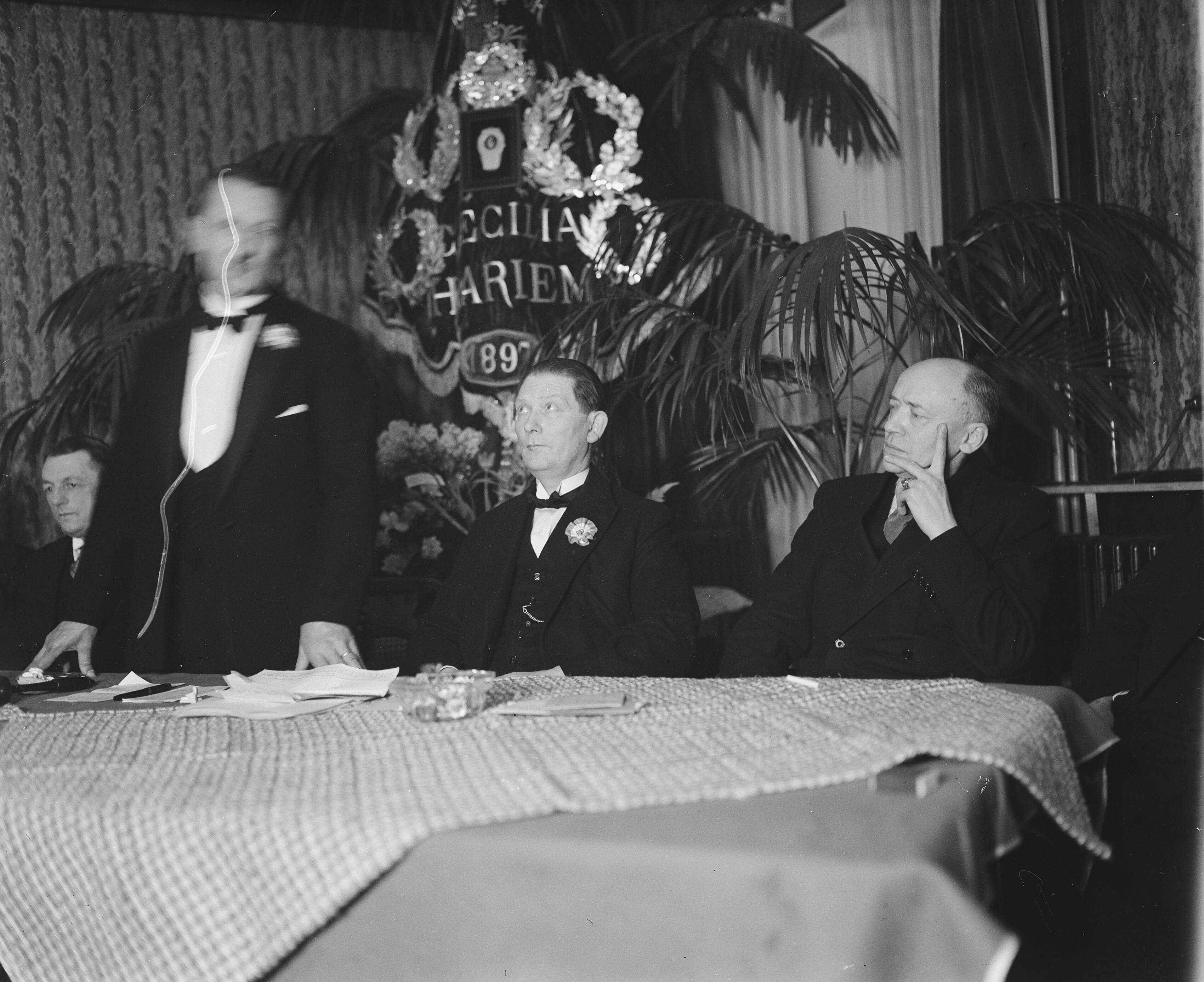 Fotocollectie Anefo — 50-jarig bestaan van de Mannenzangvereniging "Caecilia" te Haarlem — Foto: Wisman, Bram / Anefo. Licentie: Set B: Rechtenvrij / Publiek Domein. Bron: Nationaal Archief. http://hdl.handle.net/10648/a8a439bc-d0b4-102d-bcf8-003048976d84