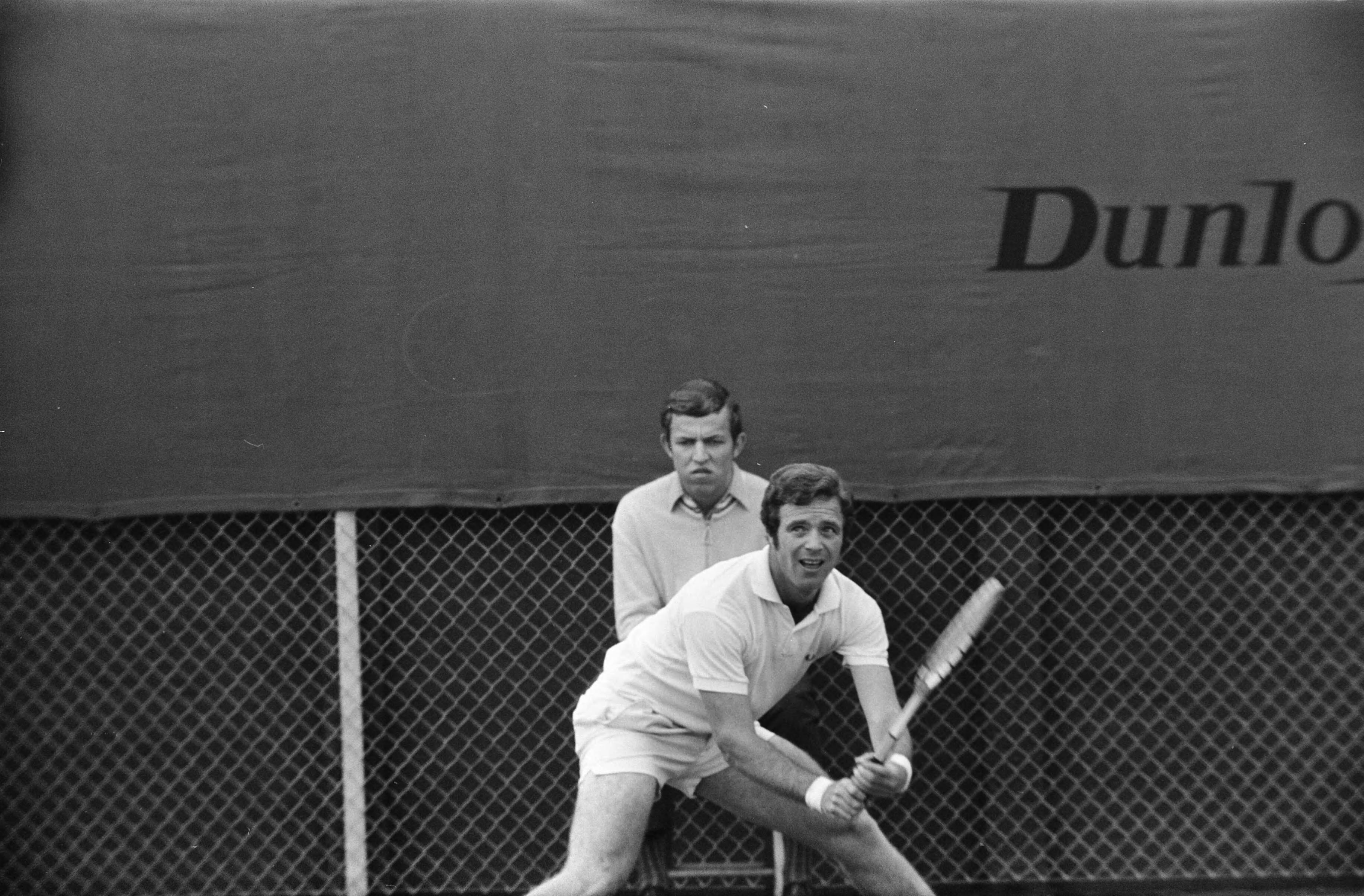 Fotocollectie Anefo — Tennis Nederland tegen Canada voor de Davis Cup te Scheveningen M. Belkin (Canada), aktie — Foto: Koch, Eric / Anefo. Licentie: Set B: Rechtenvrij / Publiek Domein. Bron: Nationaal Archief. http://hdl.handle.net/10648/ab68a0b6-d0b4-102d-bcf8-003048976d84