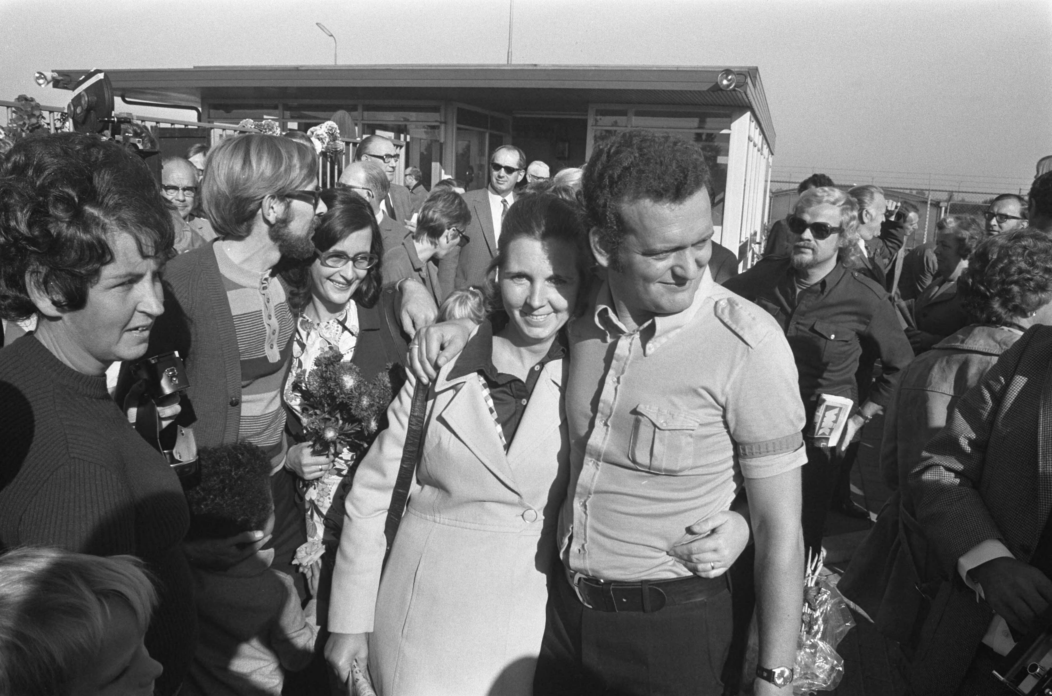 Fotocollectie Anefo — Bezetting ENKA Breda opgeheven — Foto: Verhoeff, Bert / Anefo. Licentie: Set B: Rechtenvrij / Publiek Domein. Bron: Nationaal Archief. http://hdl.handle.net/10648/abf6f35c-d0b4-102d-bcf8-003048976d84