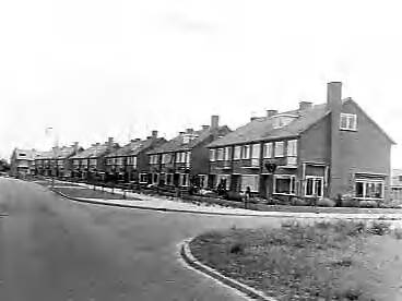 Fotocollectie Anefo — Opdrachten Fa. Joolen te Bussum — Foto: Pot, Harry / Anefo. Licentie: Set B: Rechtenvrij / Publiek Domein. Bron: Nationaal Archief. http://hdl.handle.net/10648/a9651d4e-d0b4-102d-bcf8-003048976d84