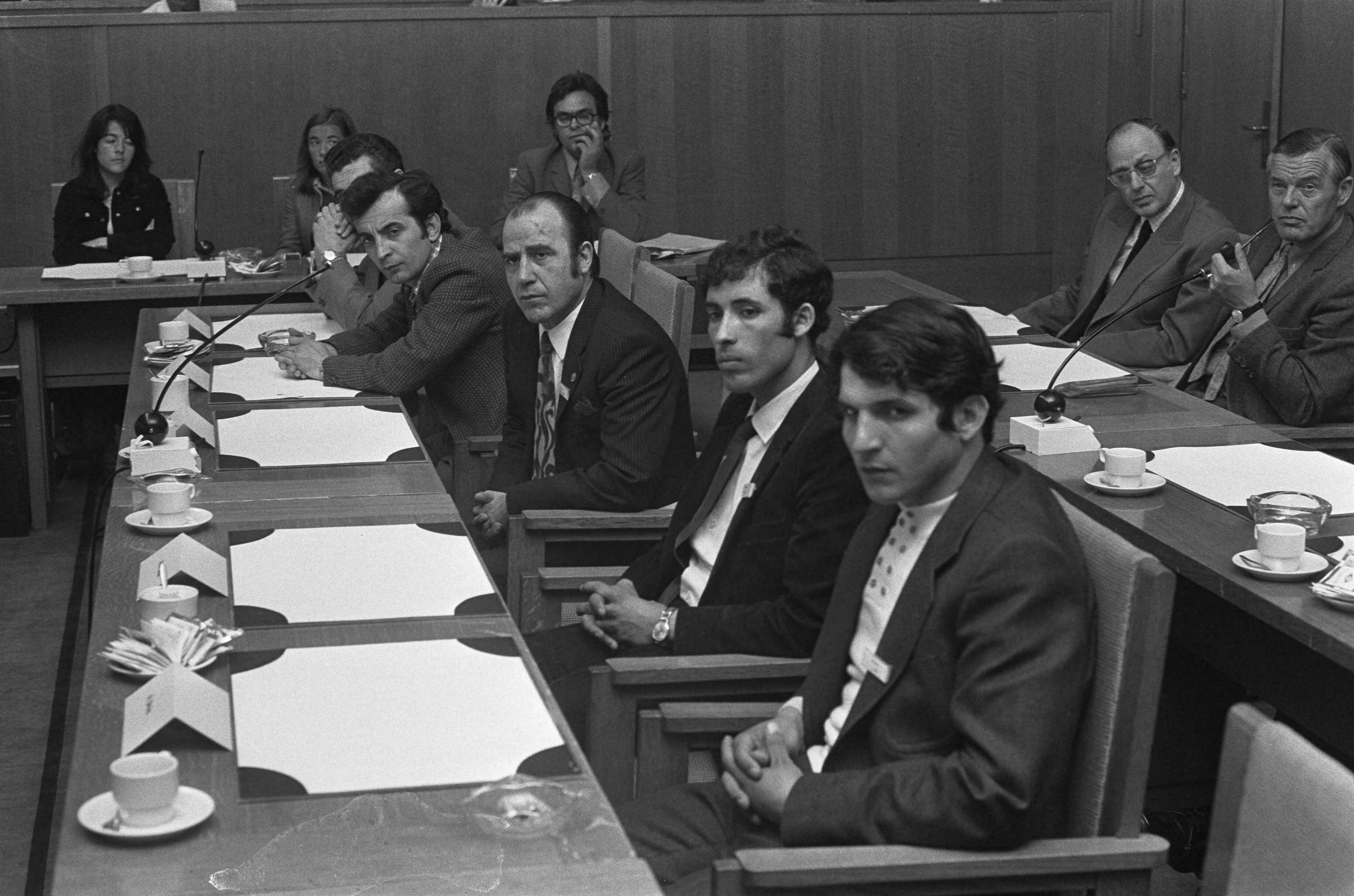 Fotocollectie Anefo — Migrantenraad geinstalleerd in Utrecht, gedeelte van de migrantenraad — Foto: Verhoeff, Bert / Anefo. Licentie: Set B: Rechtenvrij / Publiek Domein. Bron: Nationaal Archief. http://hdl.handle.net/10648/ac2e327c-d0b4-102d-bcf8-003048976d84