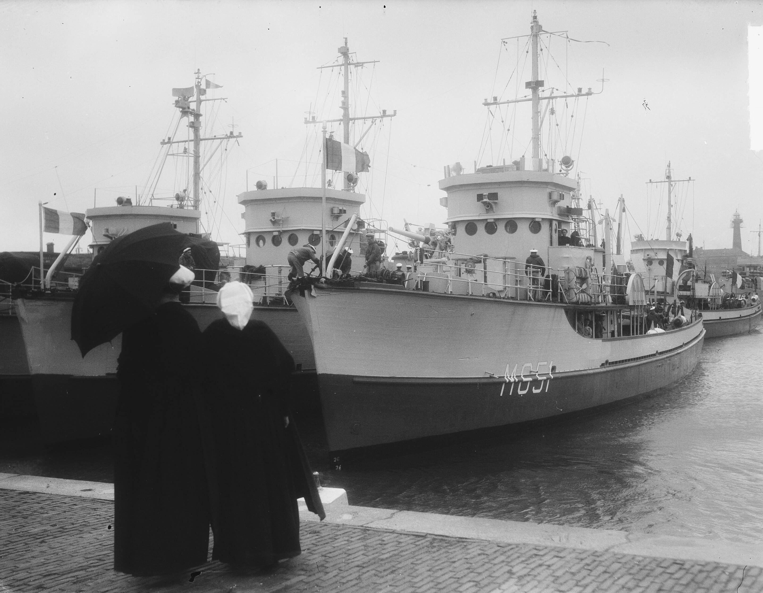 Bezoek mijnenvegers aan Scheveningen voor oefening Factotum — Foto: Duinen, H. van / Anefo. — Licentie: Set B: Rechtenvrij / Publiek Domein. Bron: Nationaal Archief. http://hdl.handle.net/10648/a8ec3712-d0b4-102d-bcf8-003048976d84