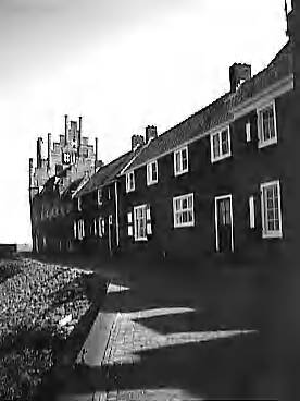 Fotocollectie Rijksvoorlichtingsdienst Eigen — [Havenhoofd Veere met Campveerse Toren] — Foto: Rijksvoorlichtingsdienst (RVD). Licentie: Set B: Rechtenvrij / Publiek Domein. Bron: Nationaal Archief. http://hdl.handle.net/10648/af482382-d0b4-102d-bcf8-003048976d84