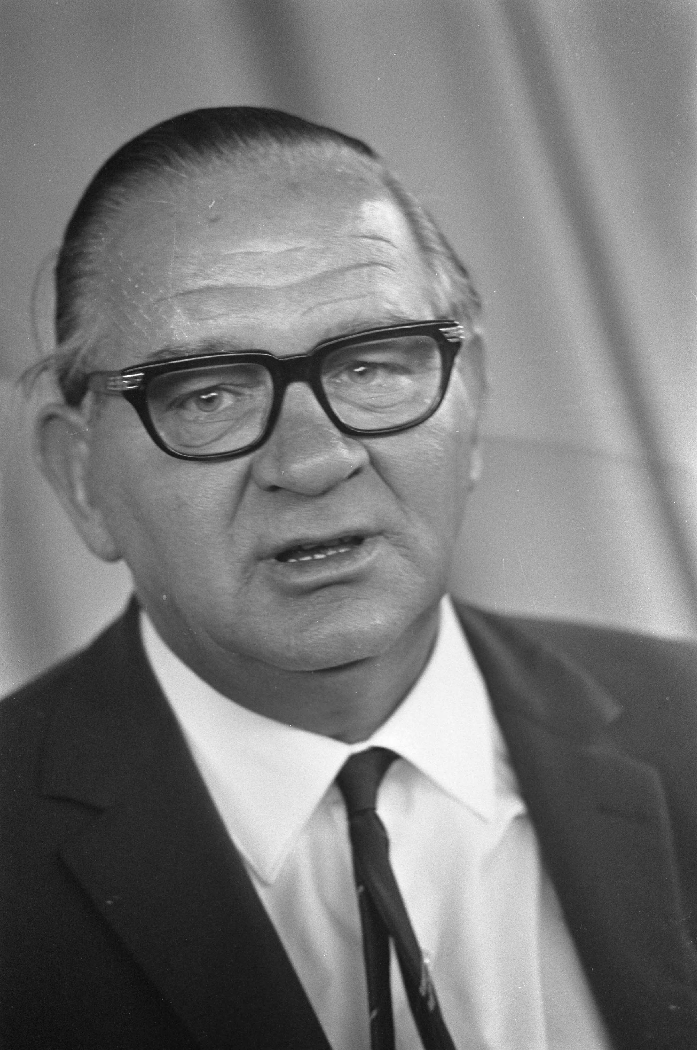 Fotocollectie Anefo — Algemene Ledenvergadering VPRO in Expohal Hilversum. Nummers 23.25 Ds. H. J. Diekerhof — Foto: Nijs, Jac. de / Anefo. Licentie: Set B: Rechtenvrij / Publiek Domein. Bron: Nationaal Archief. http://hdl.handle.net/10648/ab44e3e2-d0b4-102d-bcf8-003048976d84