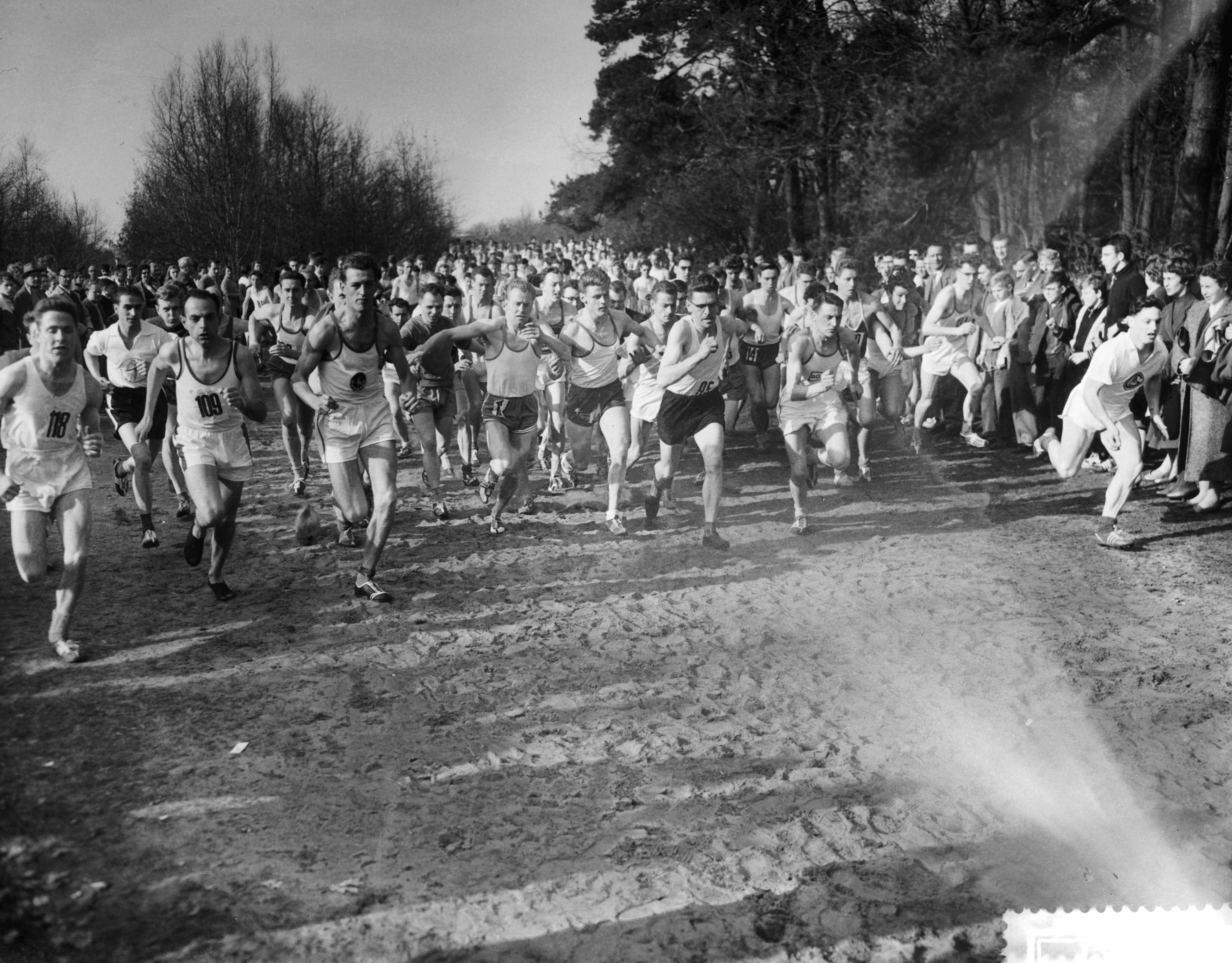 Fotocollectie Anefo — Maple Leaf veldloop in Hilversum — Foto: Noske, J.D. / Anefo. Licentie: Set B: Rechtenvrij / Publiek Domein. Bron: Nationaal Archief. http://hdl.handle.net/10648/a98eb938-d0b4-102d-bcf8-003048976d84