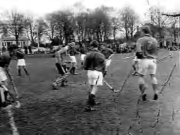 Fotocollectie Anefo — Voorlopig Nederlands hockeyelftal tegen De Boekaniers [een gelegenheidsteam] te Bloemendaal — Foto: Pot, Harry / Anefo. Licentie: Set B: Rechtenvrij / Publiek Domein. Bron: Nationaal Archief. http://hdl.handle.net/10648/a95cd846-d0b4-102d-bcf8-003048976d84