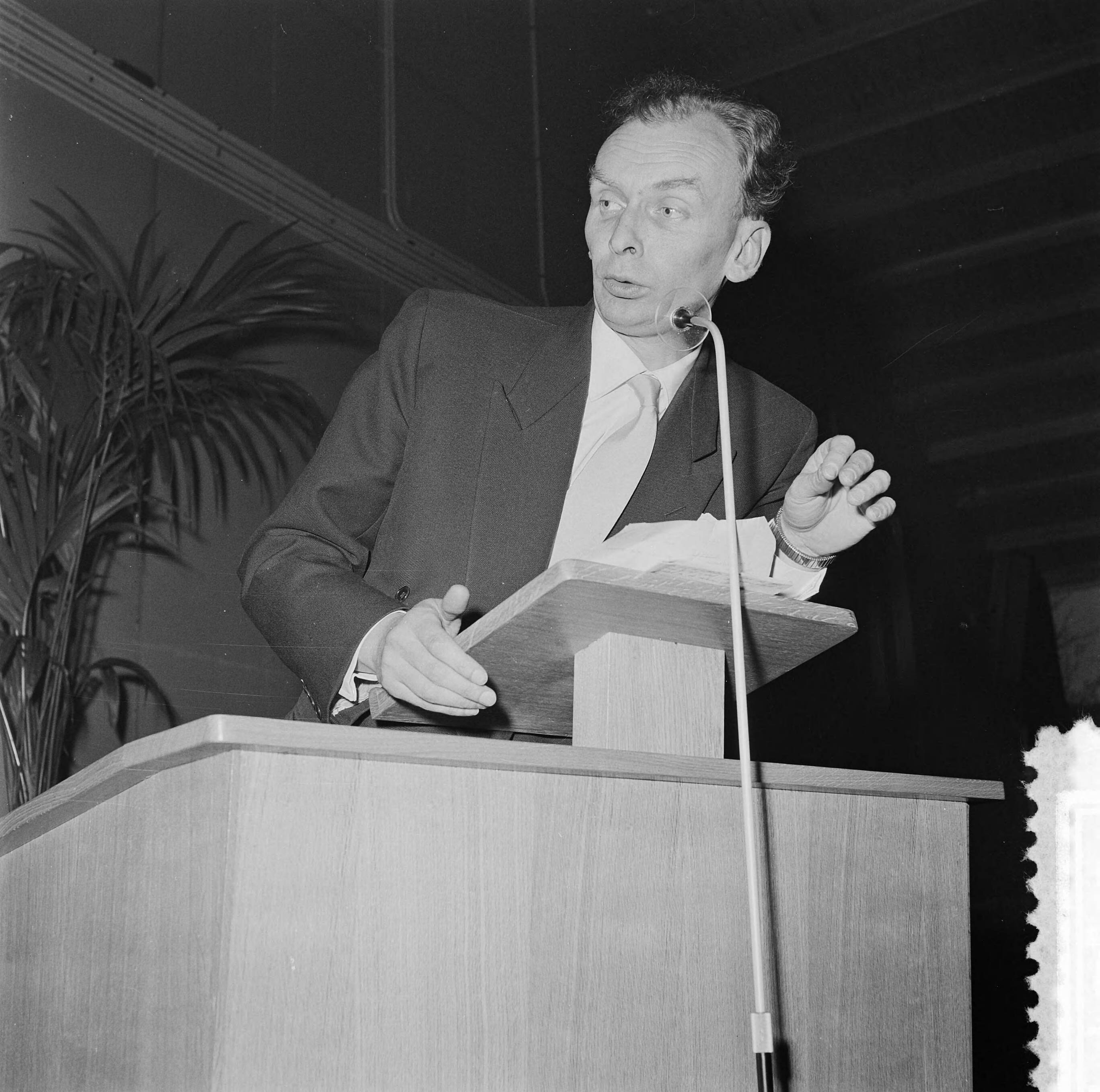 Fotocollectie Anefo — Journalistencongres in Utrecht — Foto: Behrens, Herbert F. / Anefo. Licentie: Set B: Rechtenvrij / Publiek Domein. Bron: Nationaal Archief. http://hdl.handle.net/10648/a95ad32a-d0b4-102d-bcf8-003048976d84