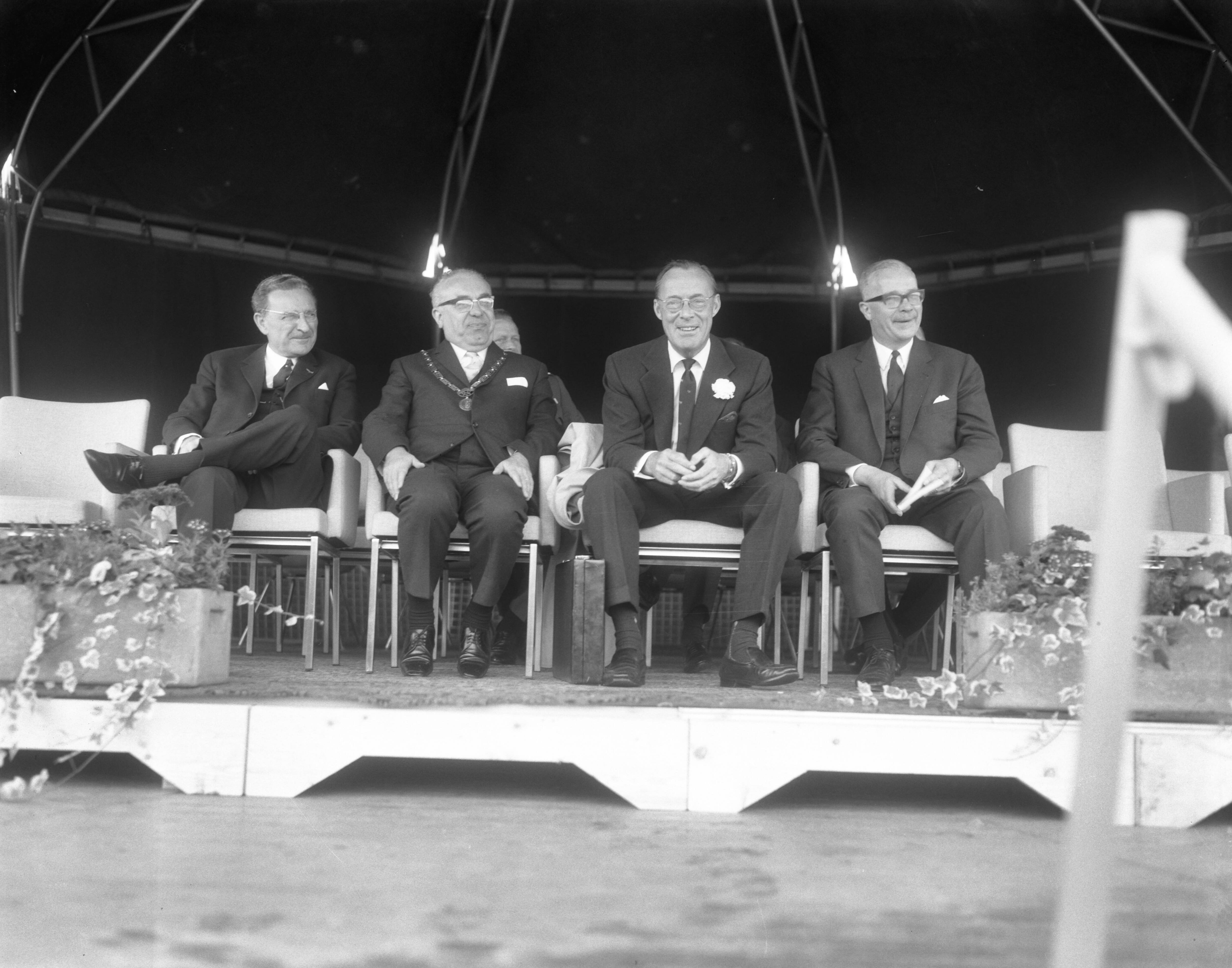 Fotocollectie Anefo — Muziekconcours te Kerkrade — Foto: Bilsen, Joop van / Anefo. Licentie: Set B: Rechtenvrij / Publiek Domein. Bron: Nationaal Archief. http://hdl.handle.net/10648/aaf2d020-d0b4-102d-bcf8-003048976d84