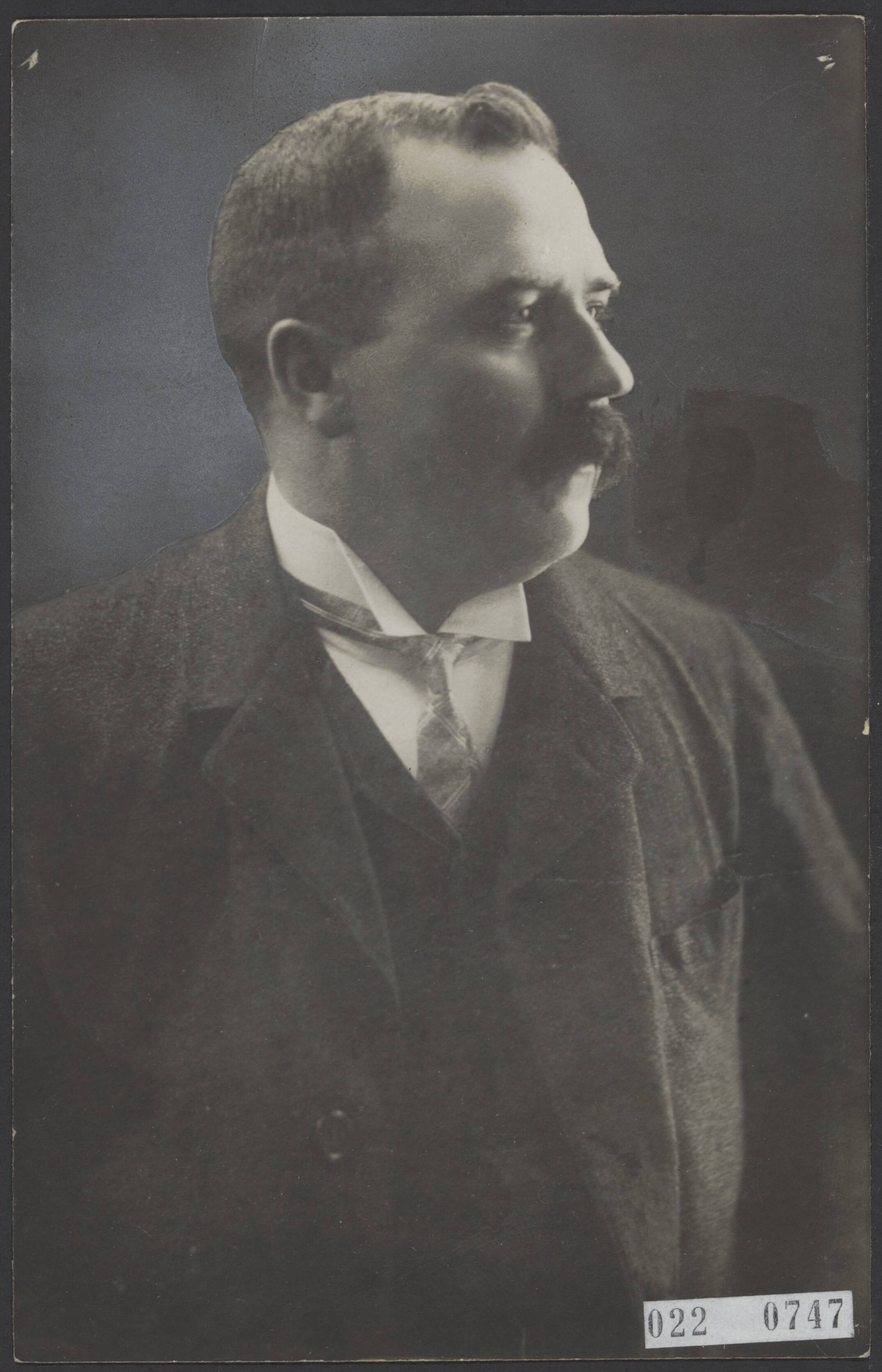 Fotocollectie Elsevier Binnenland — A.H. van Tellingen, werkzaam bij de gemeente Zeist, viert zijn 40-jarig ambtsjubileum — Foto: Onbekend / Publiek Domein of Rechtenvrij. Licentie: Set B: Rechtenvrij / Publiek Domein. Bron: Nationaal Archief. http://hdl.handle.net/10648/add308a0-d0b4-102d-bcf8-003048976d84