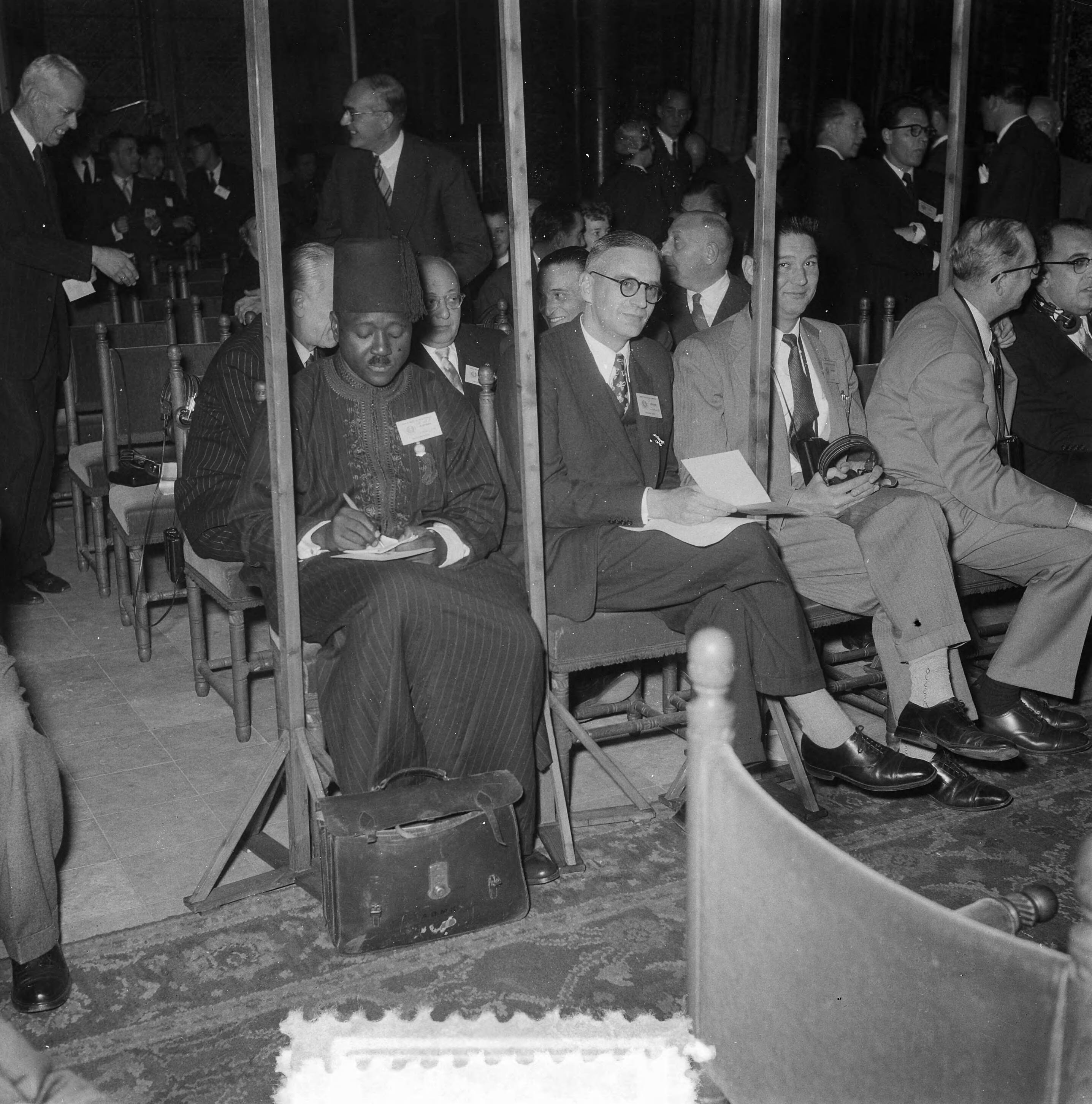 Fotocollectie Anefo — Vierde Algemene Assemblee van "The World Veterans Federation" in de Ridderzaal Den Haag — Foto: Noske, J.D. / Anefo. Licentie: Set B: Rechtenvrij / Publiek Domein. Bron: Nationaal Archief. http://hdl.handle.net/10648/a9177da0-d0b4-102d-bcf8-003048976d84