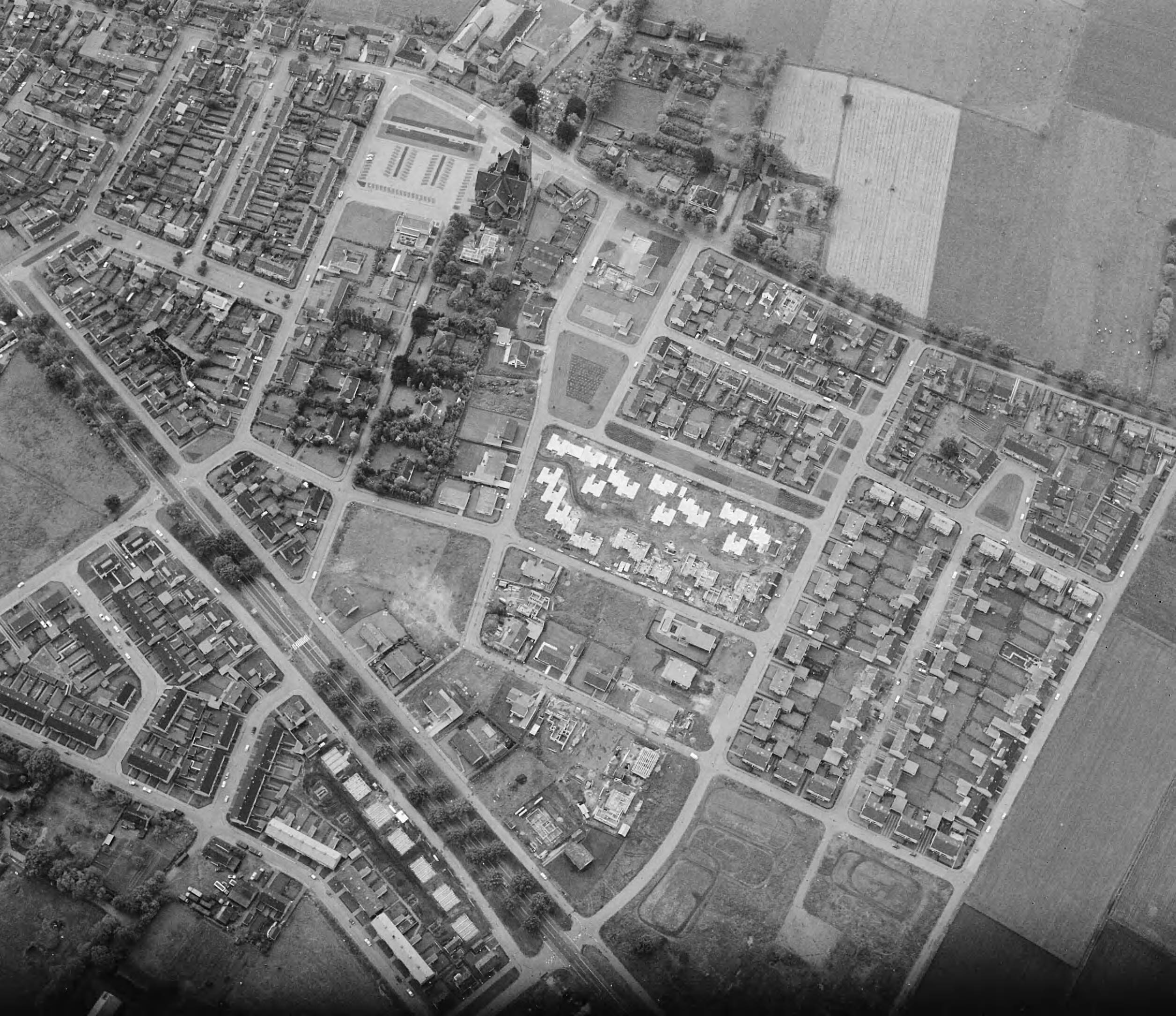 Fotocollectie Nederlandse Heidemaatschappij — Luchtopname. Teteringen — Foto: Fotograaf Onbekend / Heidemij. Licentie: Set B: Rechtenvrij / Publiek Domein. Bron: Nationaal Archief. http://hdl.handle.net/10648/ae501322-d0b4-102d-bcf8-003048976d84