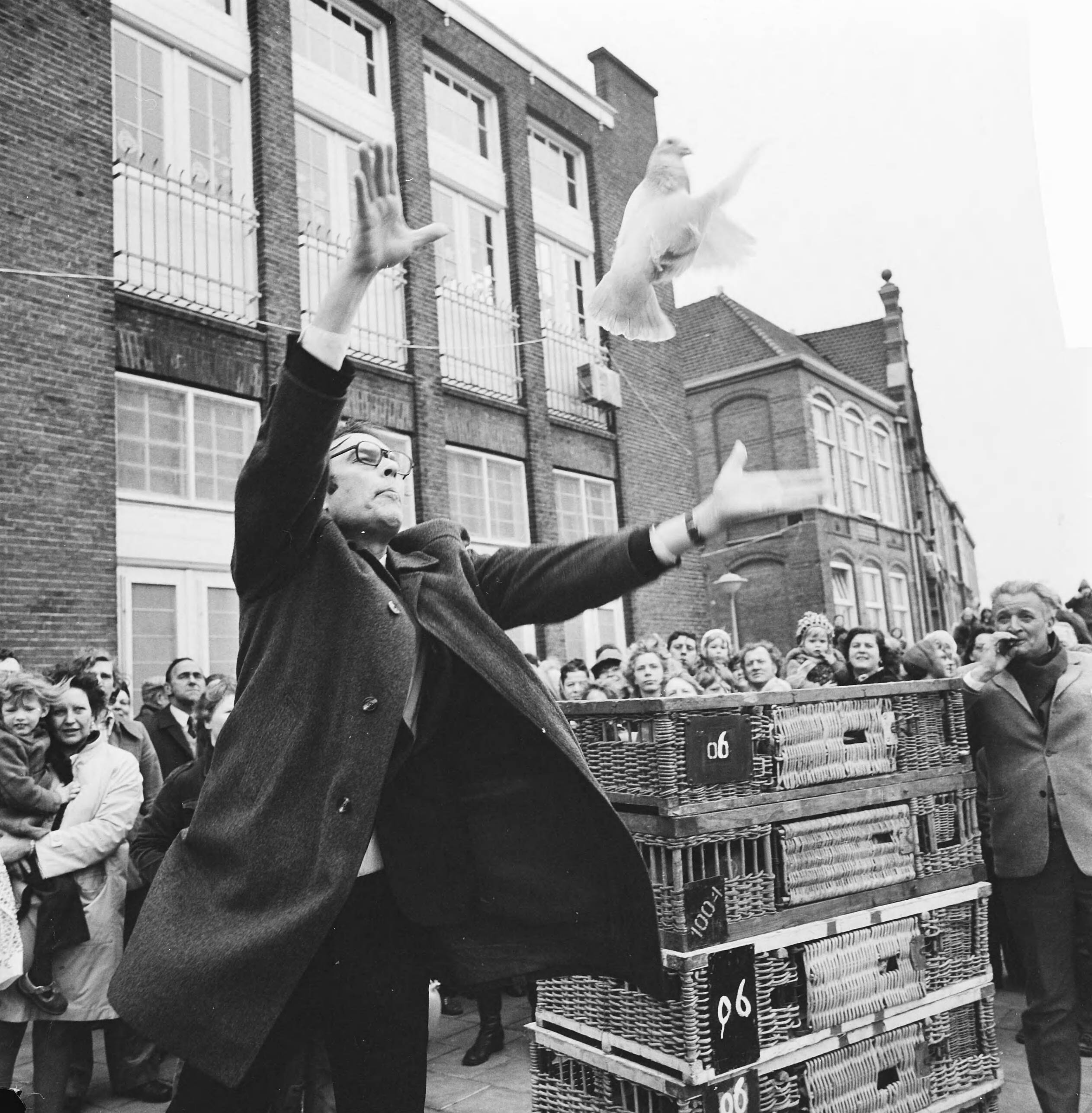 Fotocollectie Anefo — DS70 bijeenkomst in Den Haag — Foto: Verhoeff, Bert / Anefo. Licentie: Set B: Rechtenvrij / Publiek Domein. Bron: Nationaal Archief. http://hdl.handle.net/10648/ac45ff7e-d0b4-102d-bcf8-003048976d84