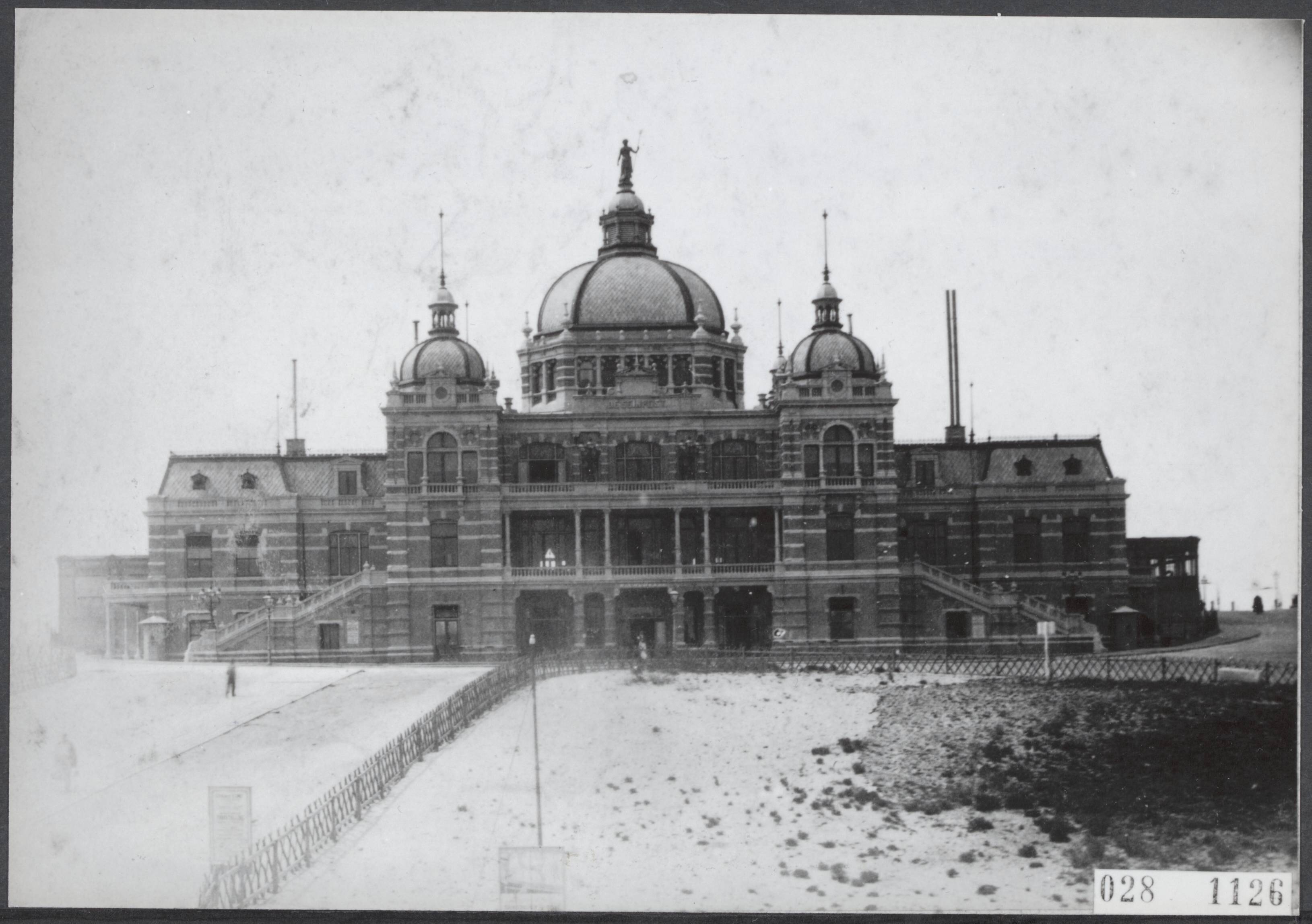 Fotocollectie Elsevier Binnenland — Theater Seinpost te Scheveningen — Foto: Onbekend / Publiek Domein of Rechtenvrij. Licentie: Set B: Rechtenvrij / Publiek Domein. Bron: Nationaal Archief. http://hdl.handle.net/10648/addfd738-d0b4-102d-bcf8-003048976d84