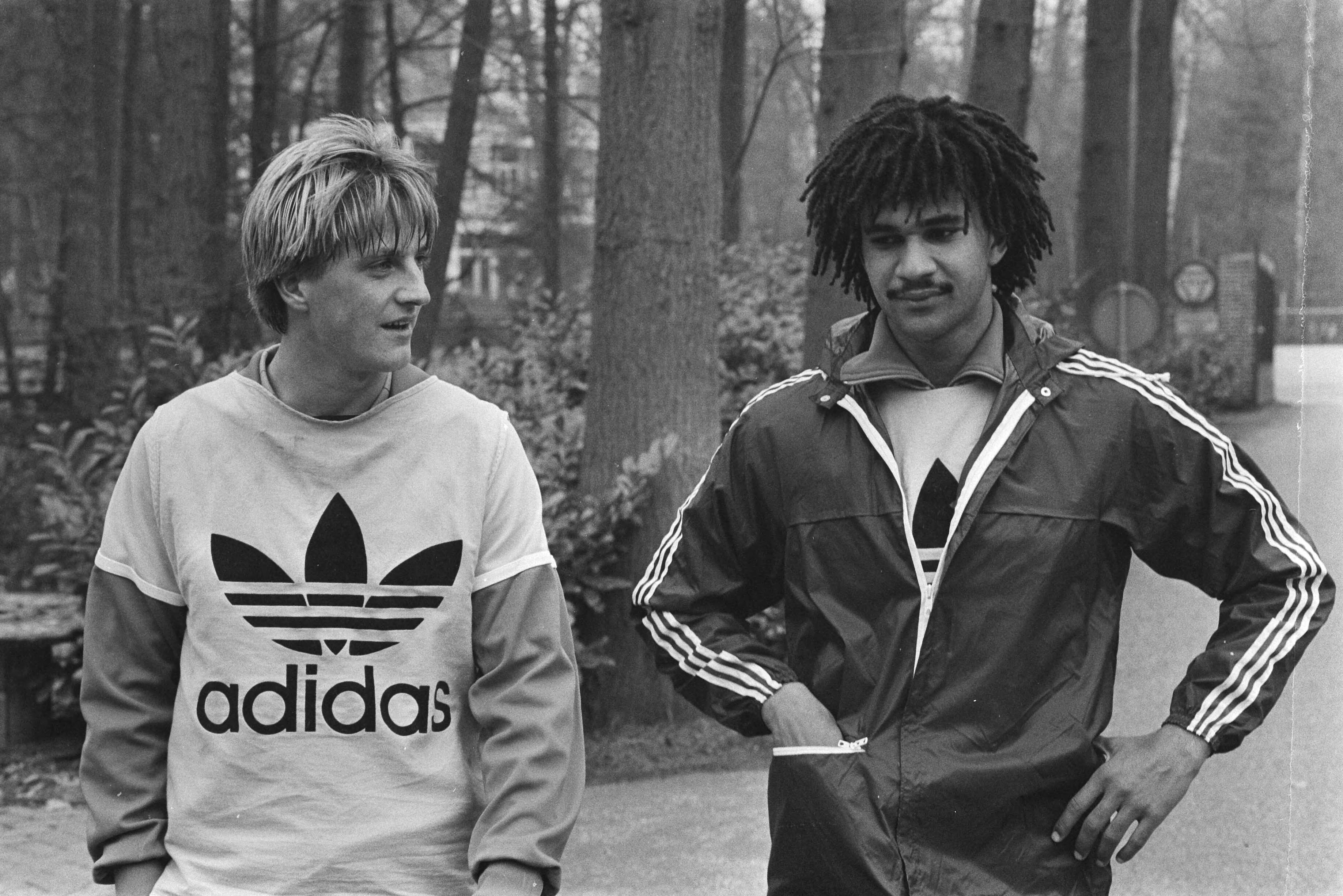 Fotocollectie Anefo — Training Nederlands elftal in Zeist (i.v.m. interland tegen Denemarken); Wim Kieft (l) en Ruud Gullit — Foto: Antonisse, Marcel / Anefo. Licentie: Set B: Rechtenvrij / Publiek Domein. Bron: Nationaal Archief. http://hdl.handle.net/10648/ad35a4a2-d0b4-102d-bcf8-003048976d84